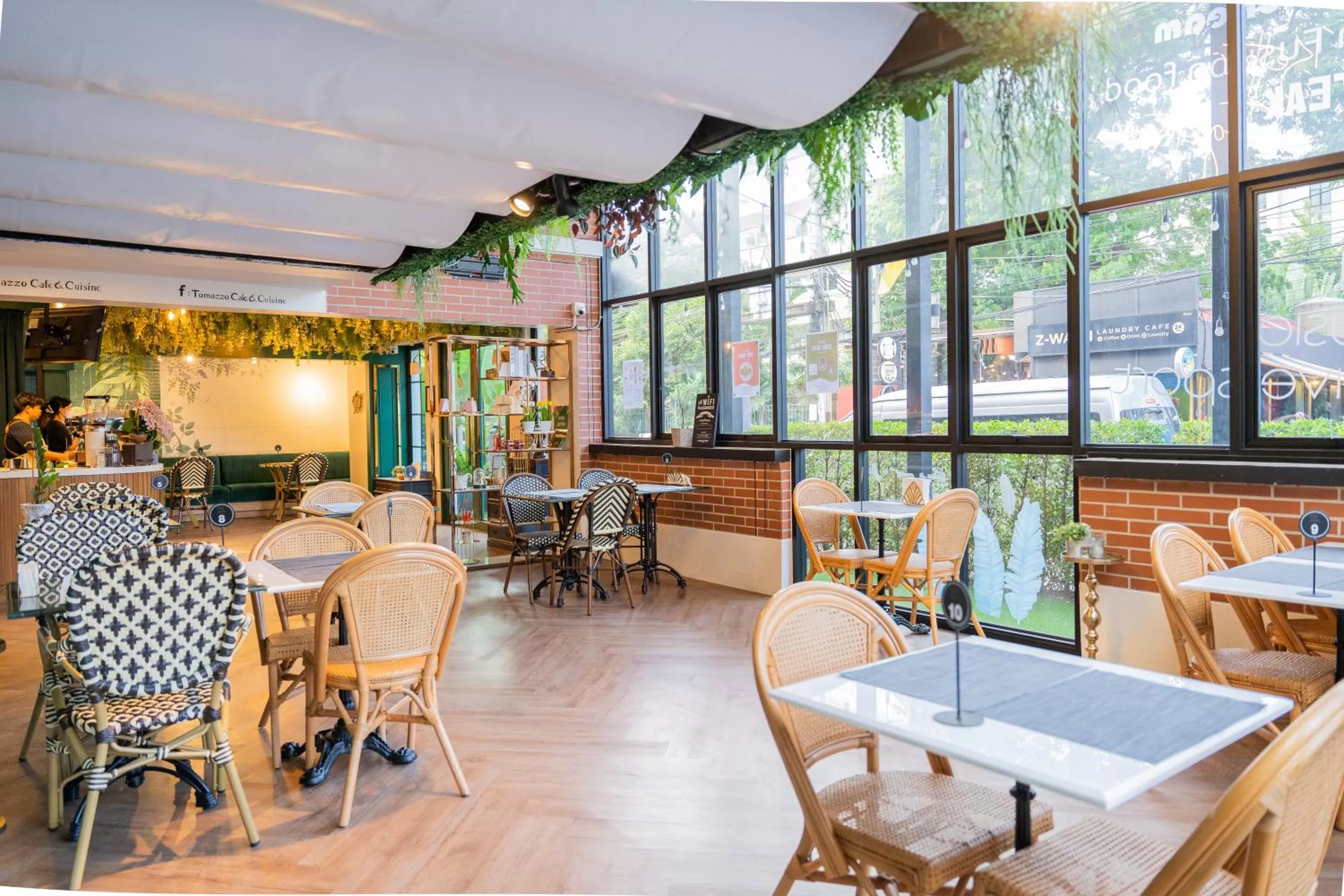 On-site shops in The Riche Boutique Hotel Don Mueang Airport