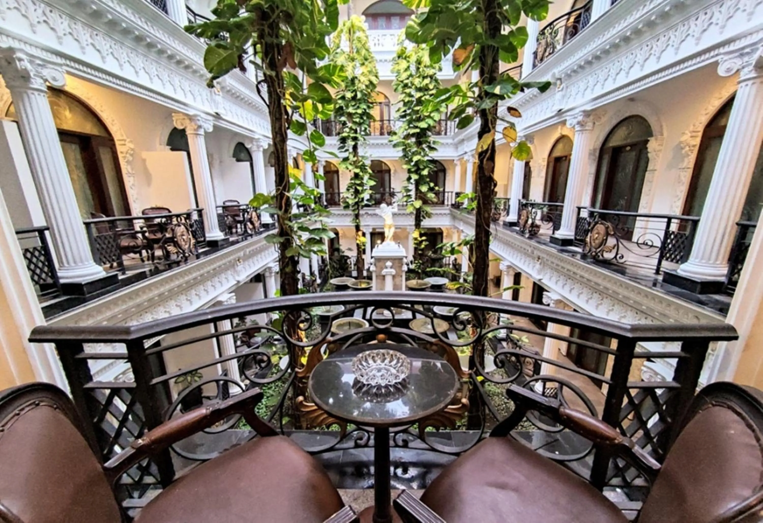 Balcony/Terrace in The Grand Palace Hotel Malang