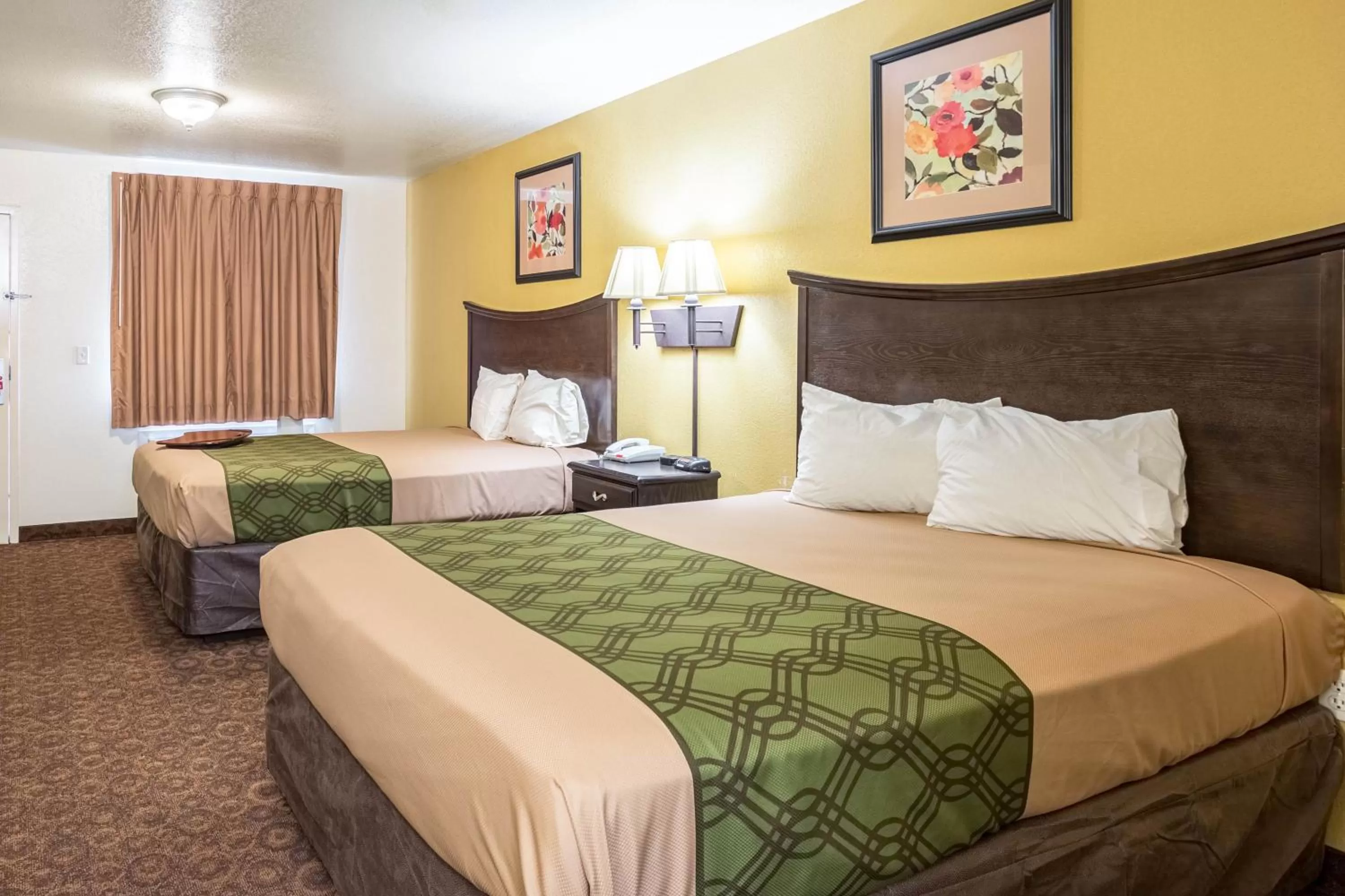 Queen Room with Two Queen Beds - Accessible/Non-Smoking  in Econo Lodge Inn & Suites Searcy