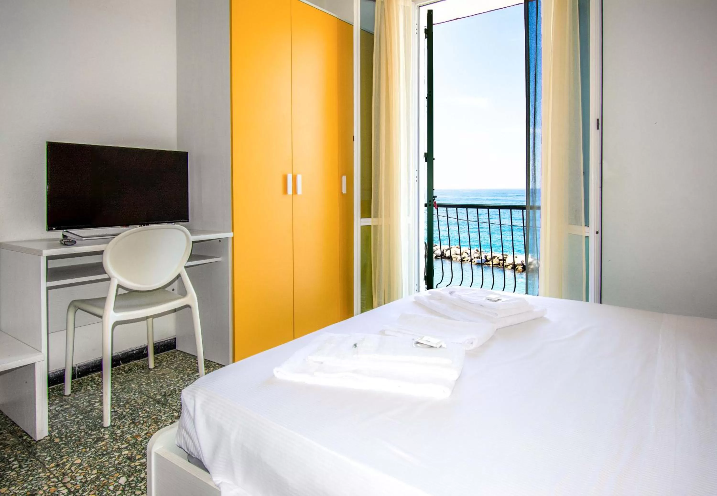 Bedroom, Bed in Hotel San Pietro Chiavari