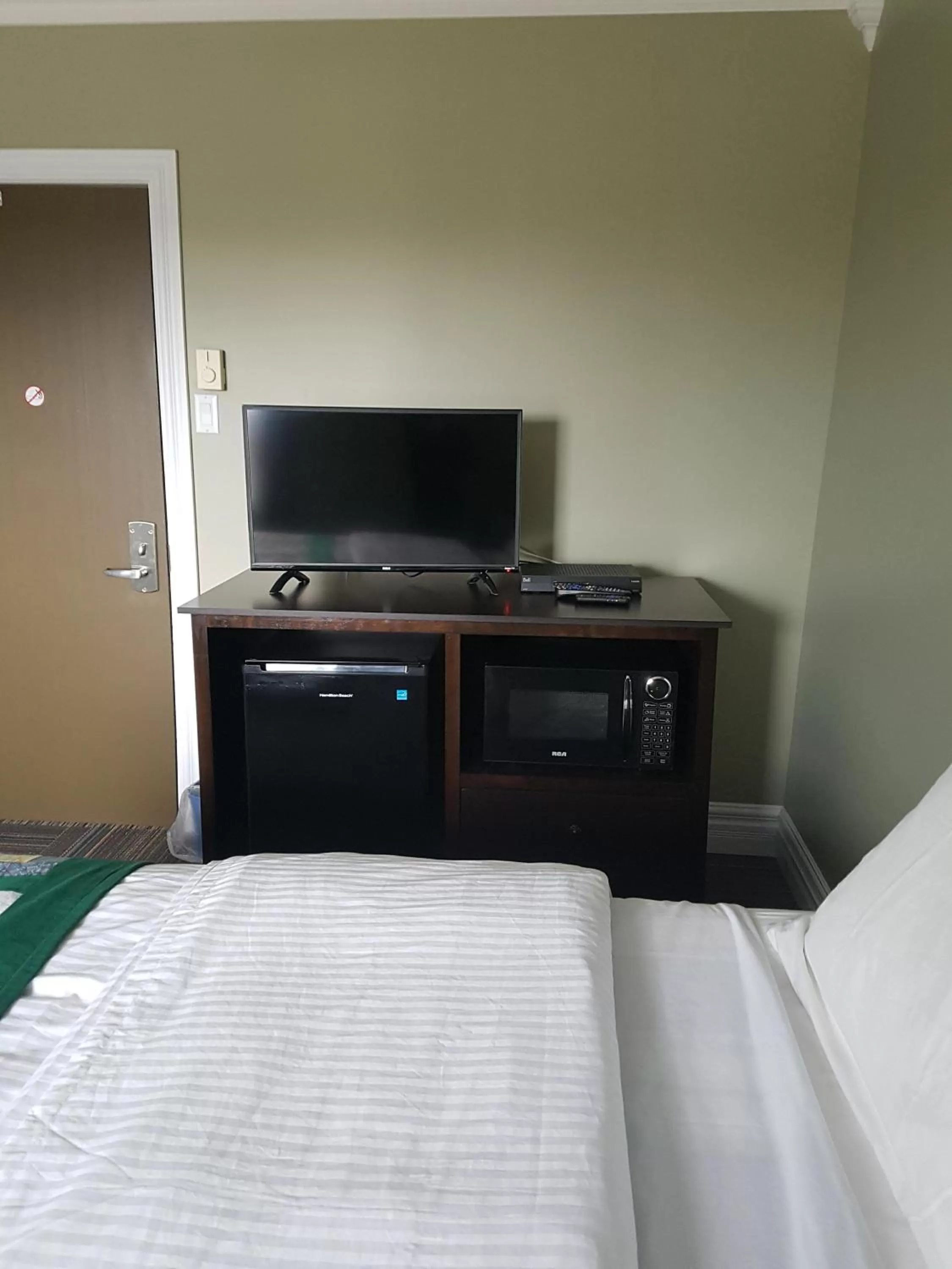 TV and multimedia in Seaport Inn