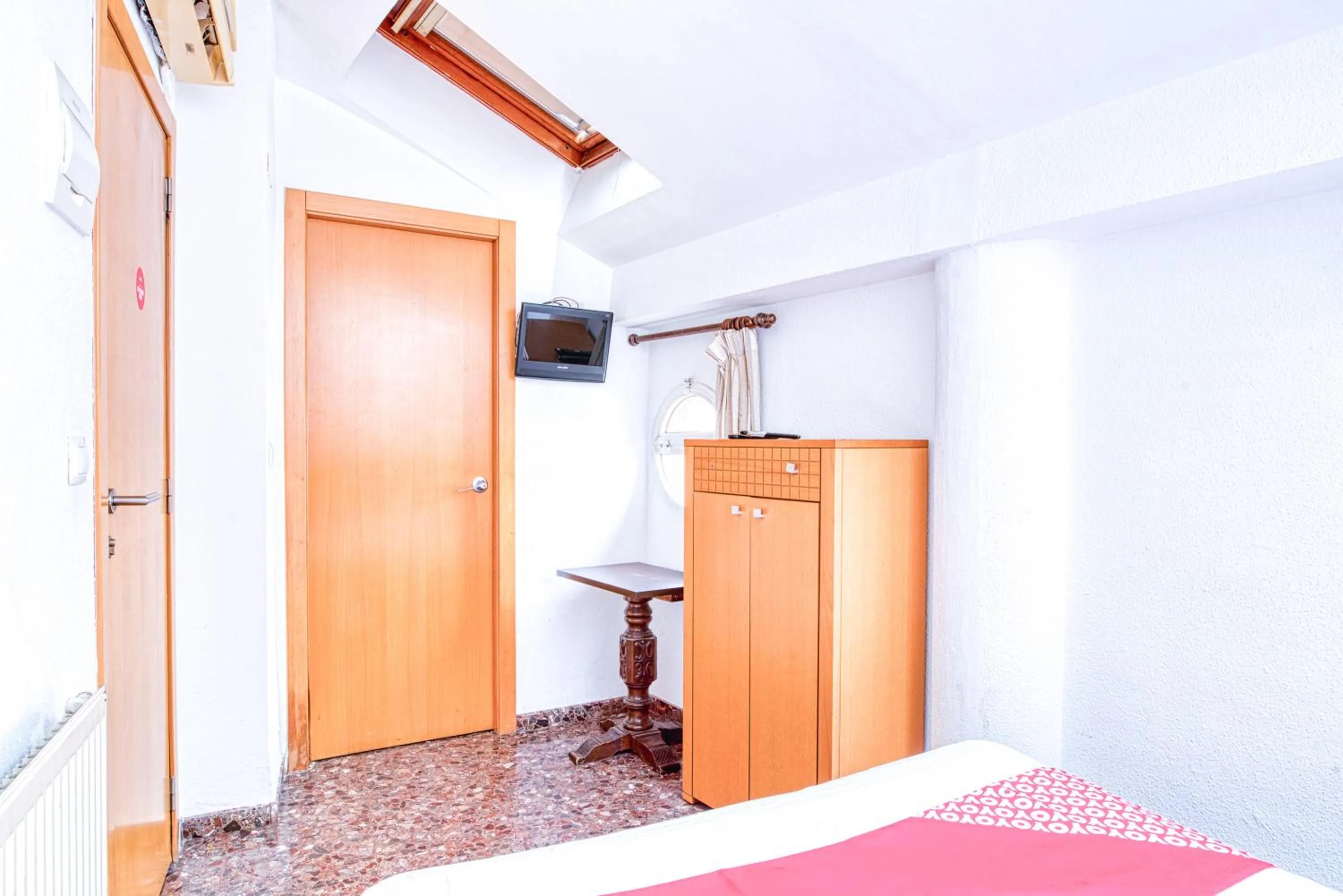 Bedroom, Bed in Hostal Nova Picanya