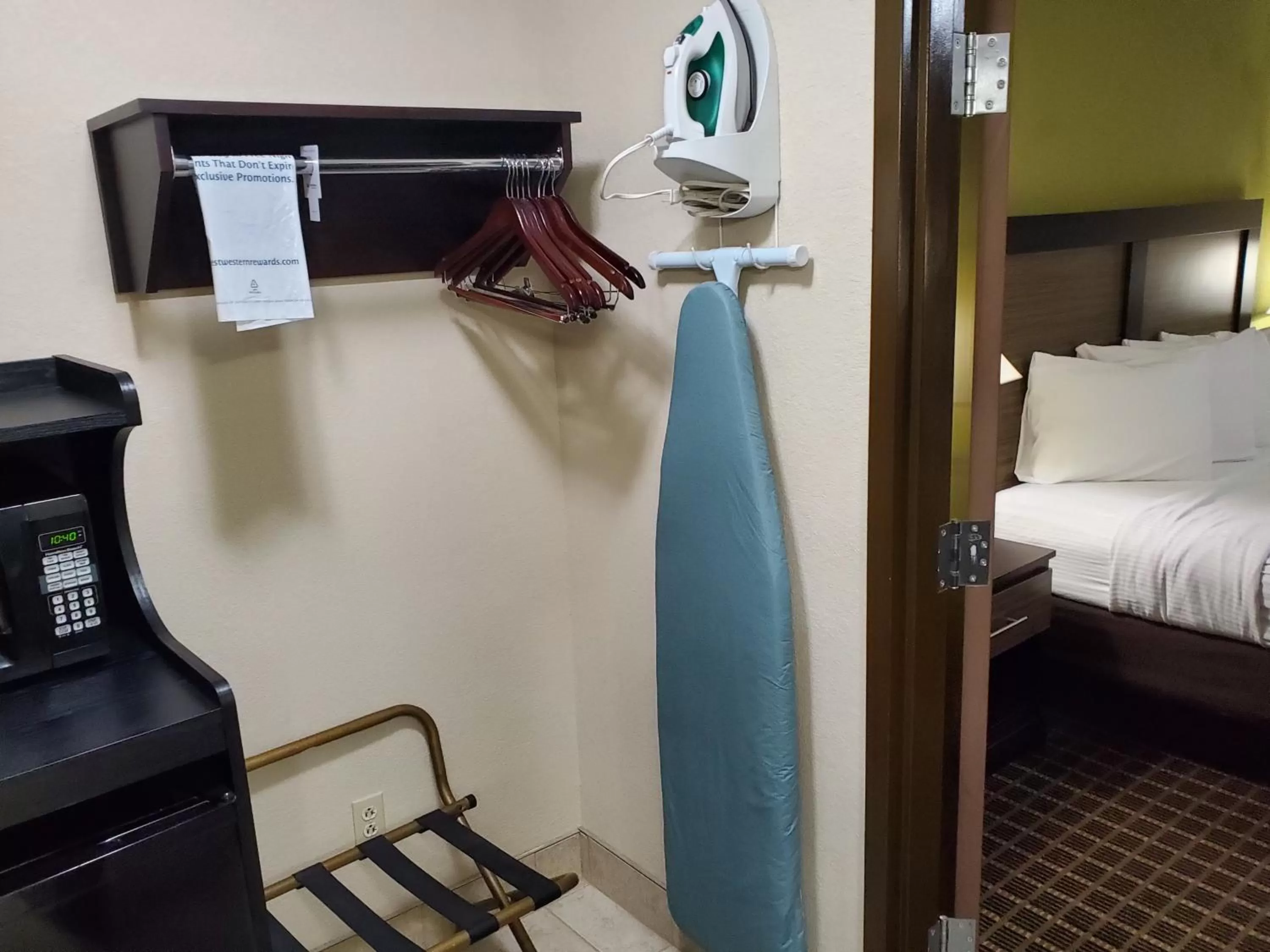 Area and facilities, Bed in Best Western Adena Inn