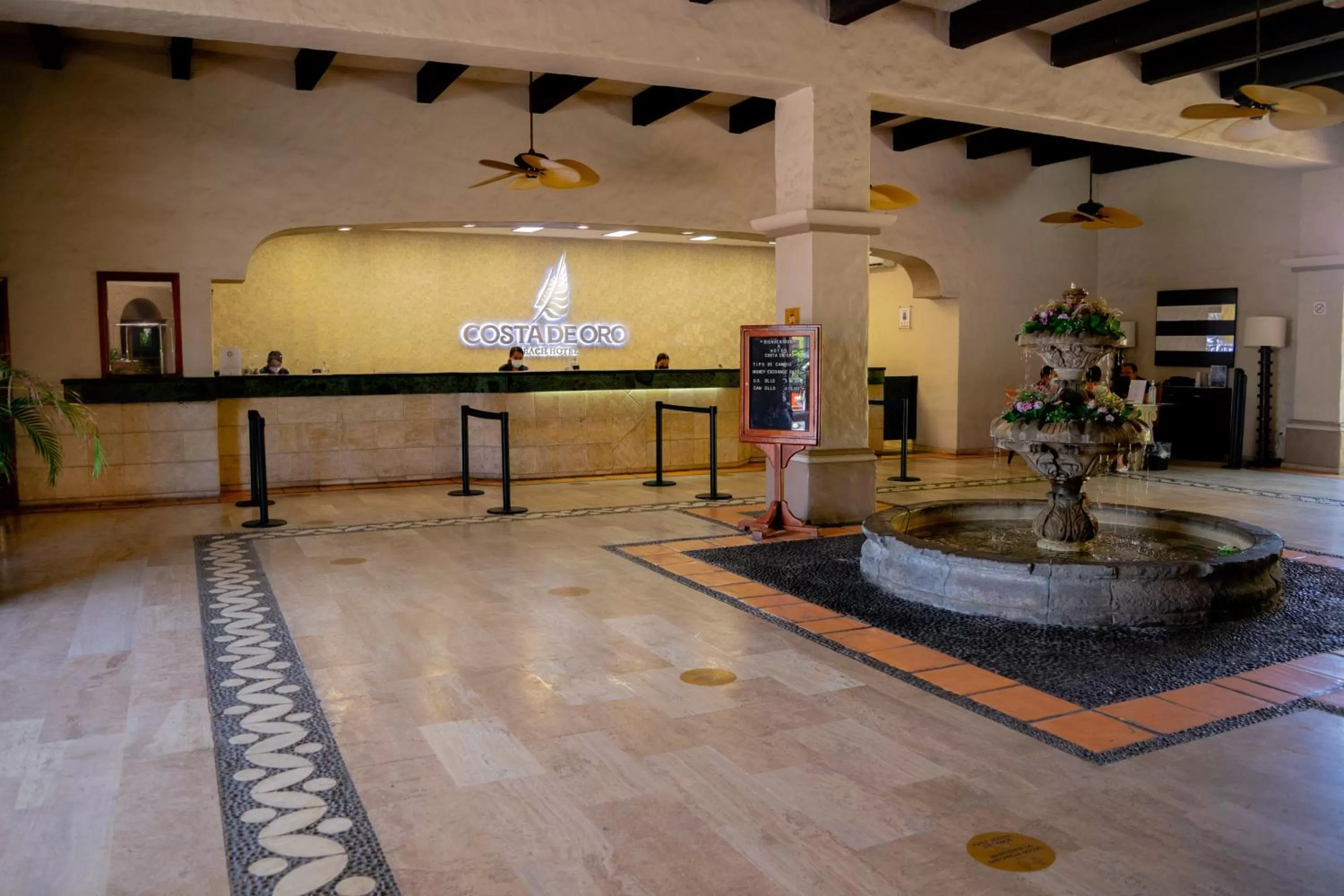 Lobby or reception in Costa de Oro Beach Hotel