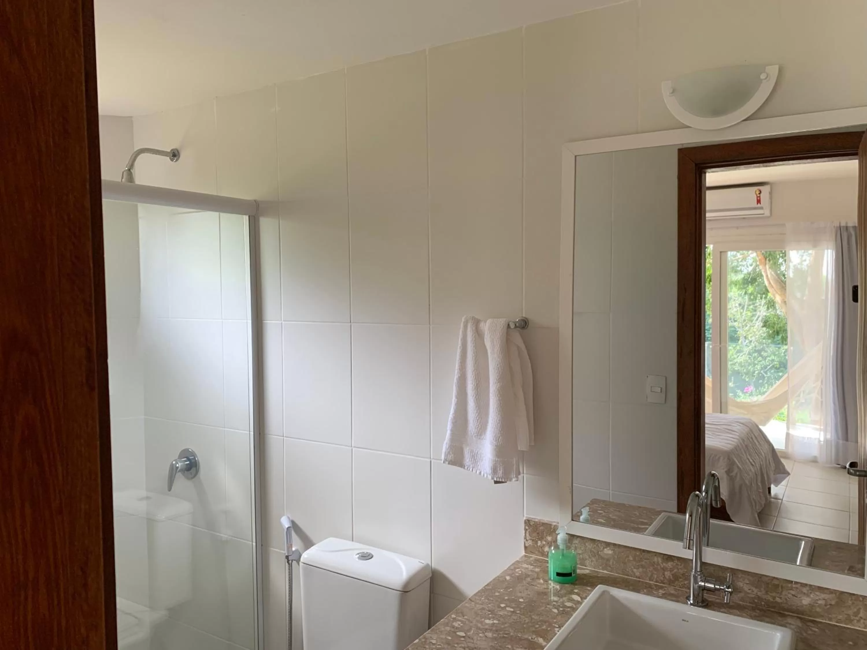 Bathroom in Praia da Ferradurinha Guest House