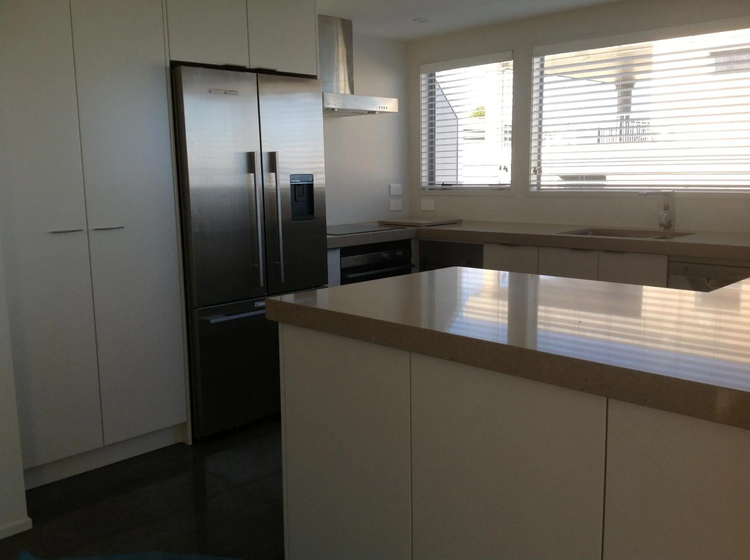 Kitchen or kitchenette in The Cove- On The Lake