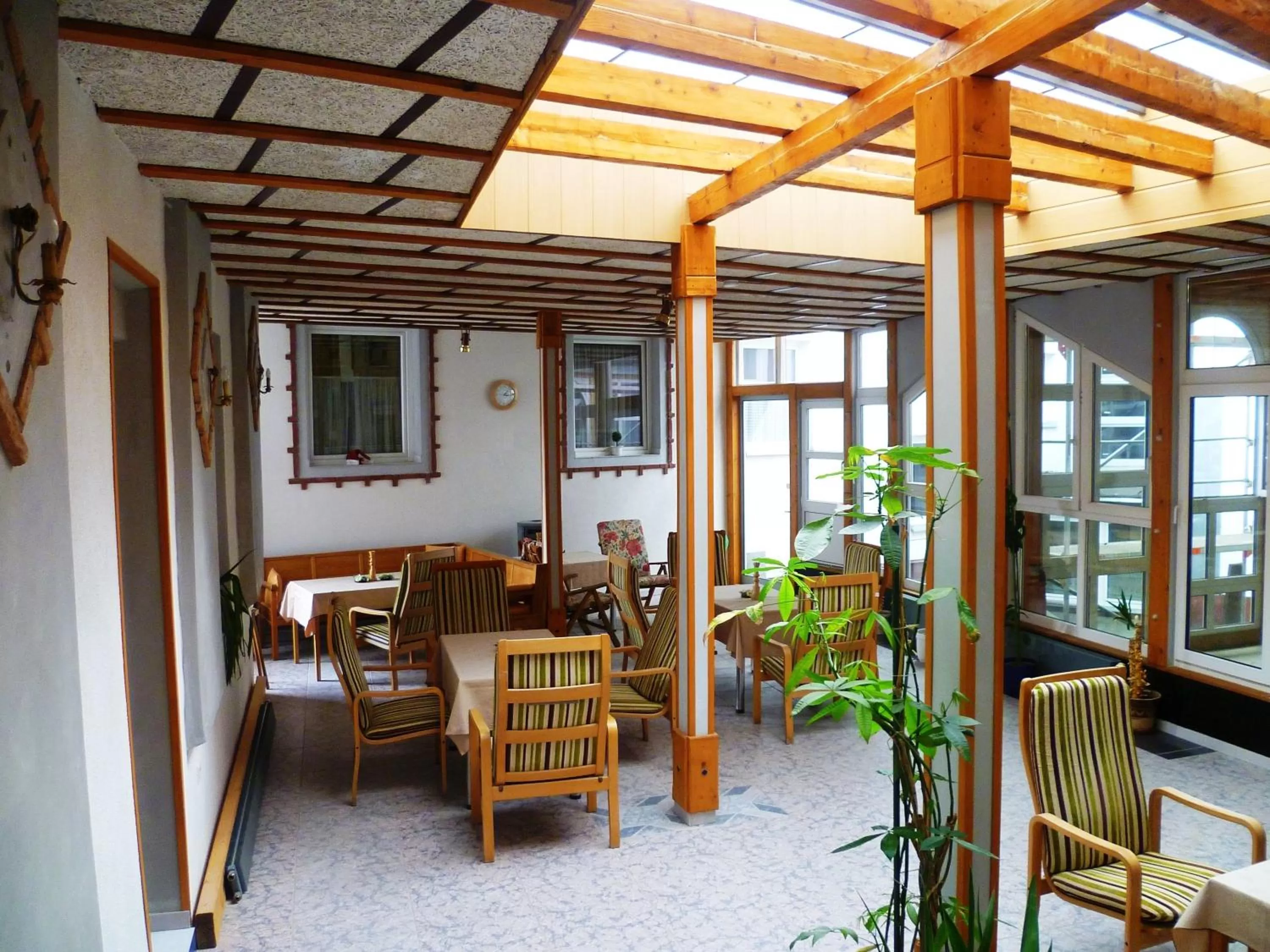 Patio, Restaurant/Places to Eat in Hotel Koruna