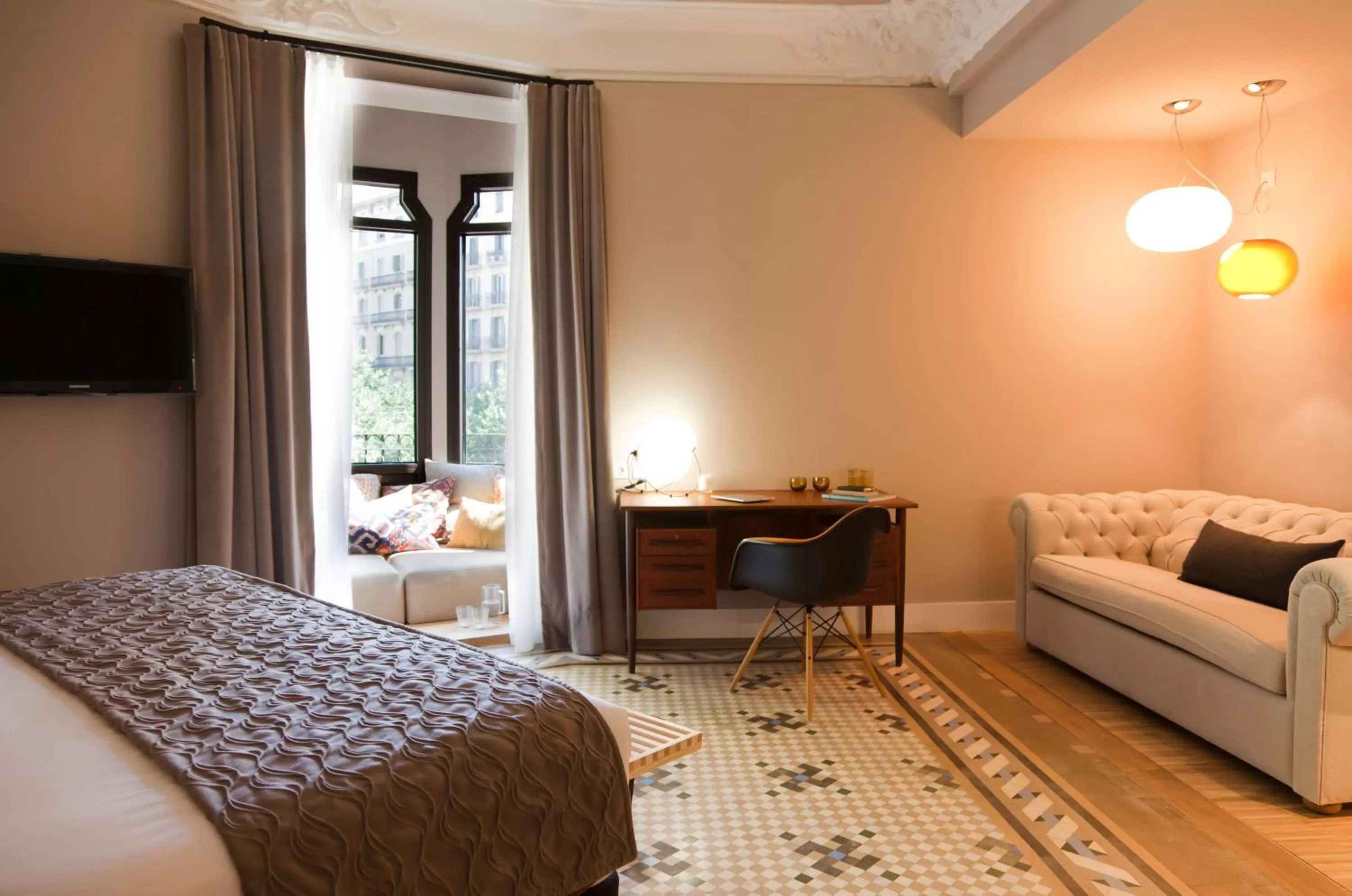 Bed in Alexandra Barcelona Hotel, Curio Collection by Hilton