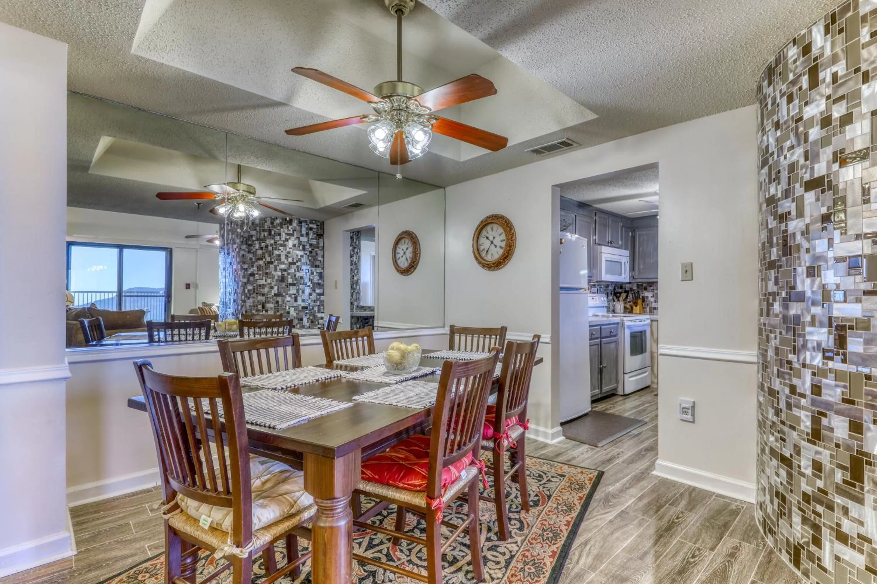 Dining Area in Sugar Top 2816