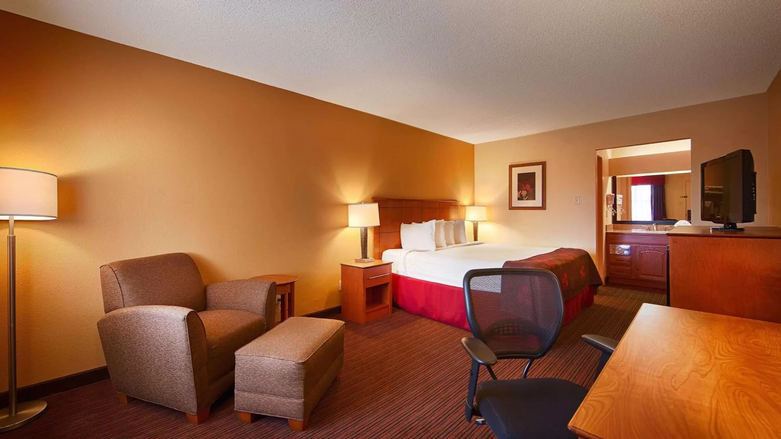 King Room with Bathtub - Disability Access/Non-Smoking in Best Western Inn Russellville King Room with Bathtub - Disability Access/Non-Smoking in Best Western Inn Russellville