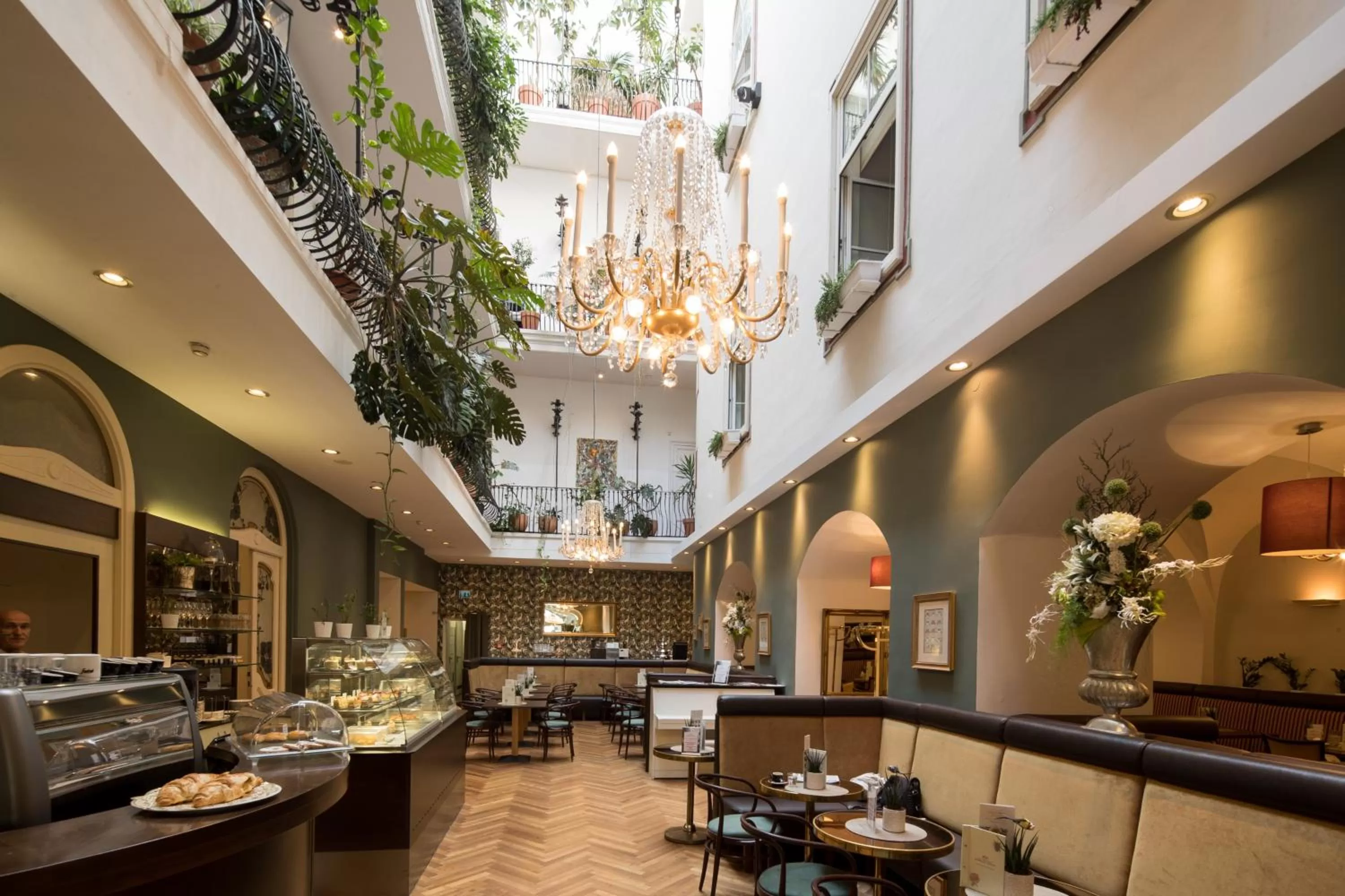 Restaurant/places to eat in Palais-Hotel Erzherzog Johann