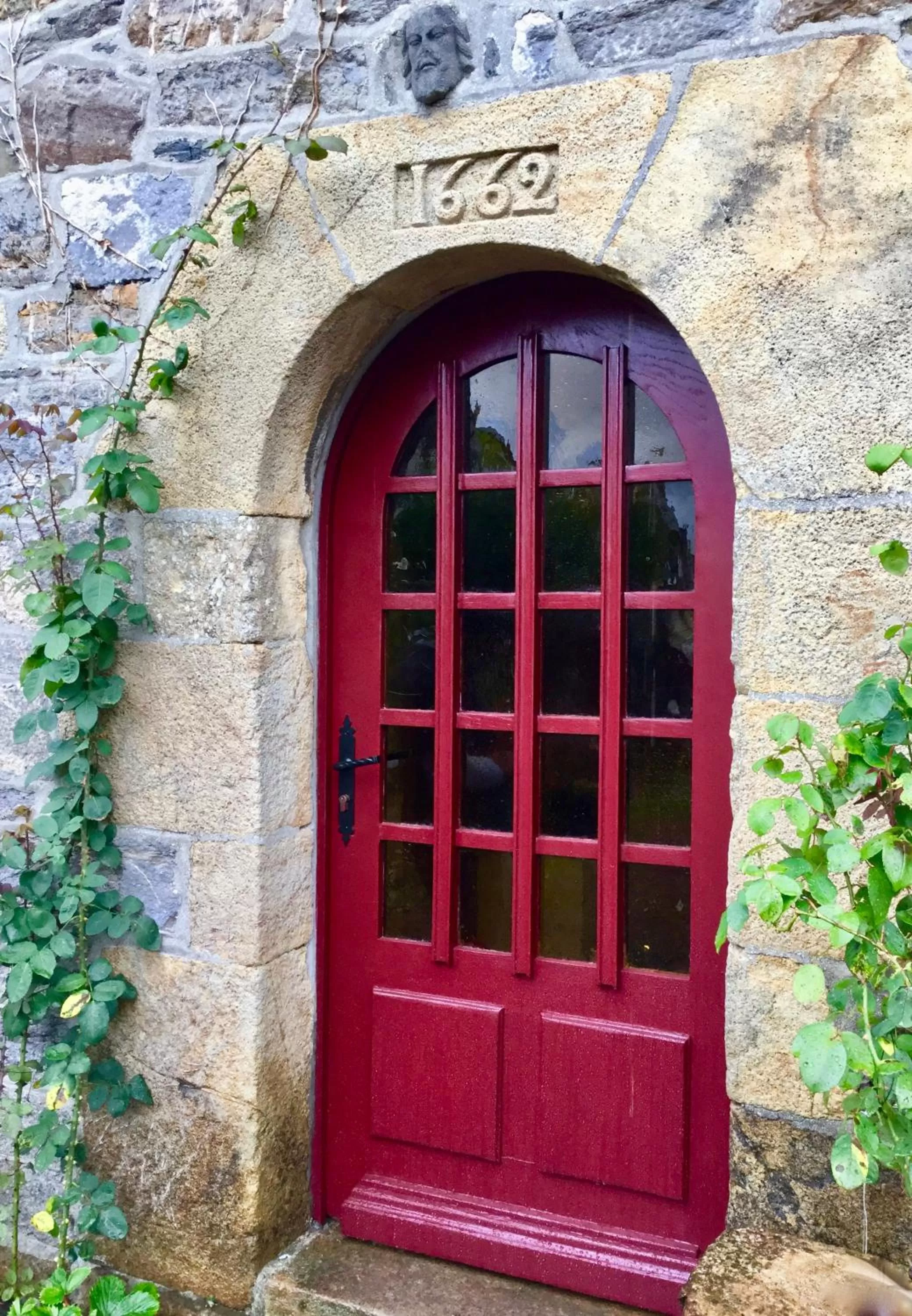 Property building in Auberge de Keranden