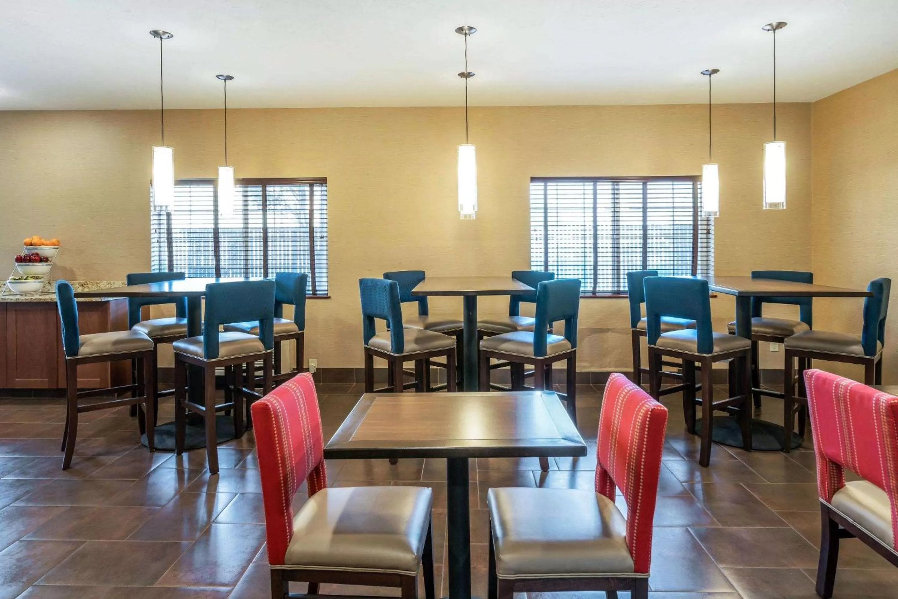 Restaurant/places to eat in Comfort Suites Yakima