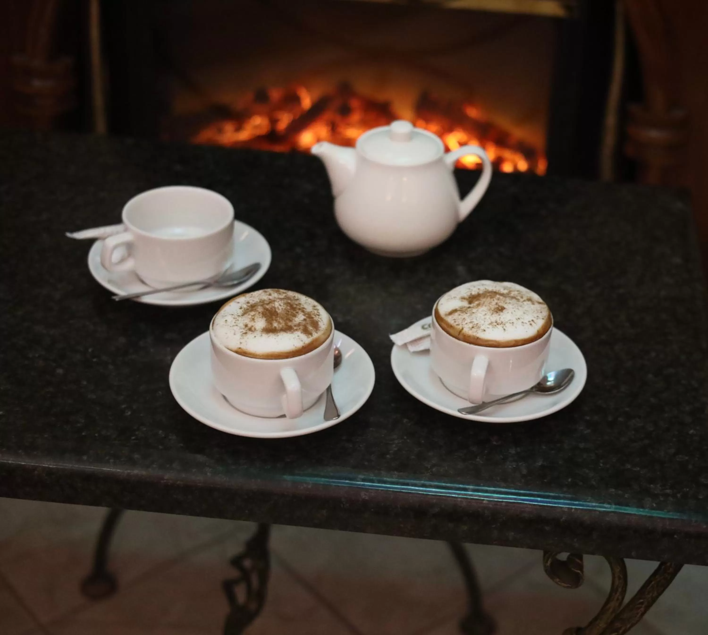 Communal lounge/ TV room in Kamelot