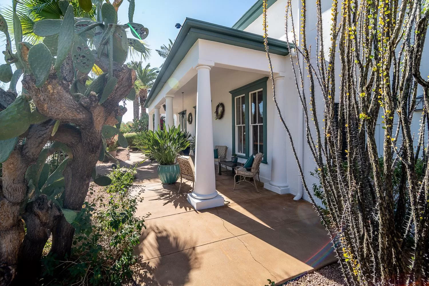 Patio in The Blenman Inn