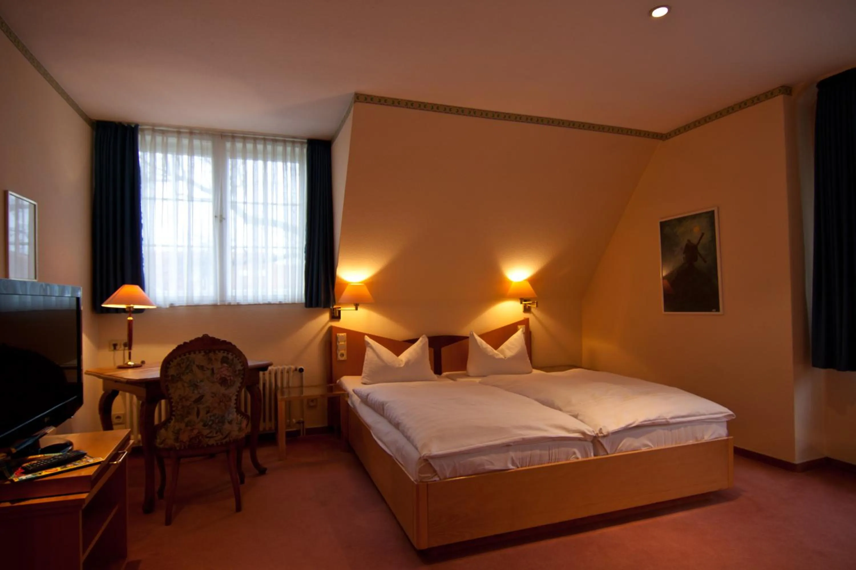 Photo of the whole room, Bed in Parkhotel Unter den Linden