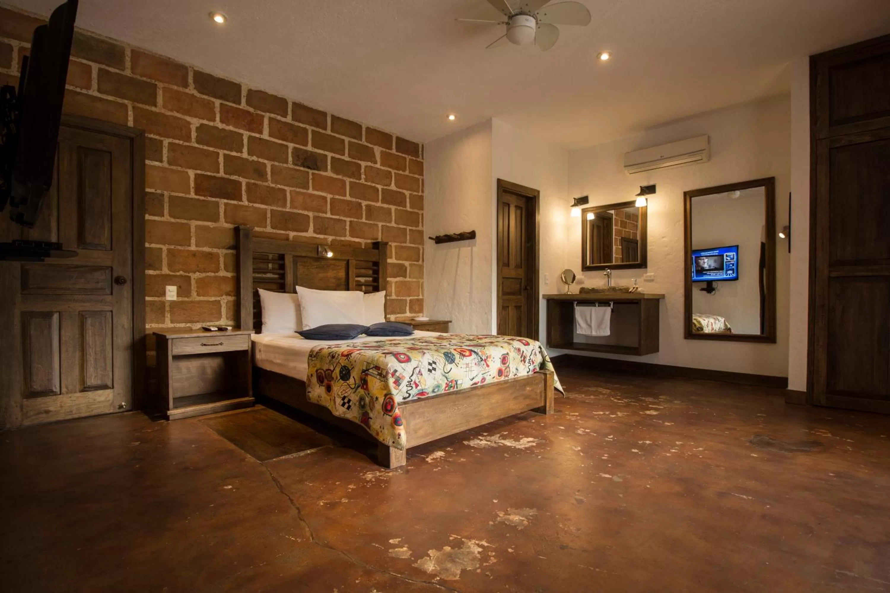 Photo of the whole room in Casa Del Reloj