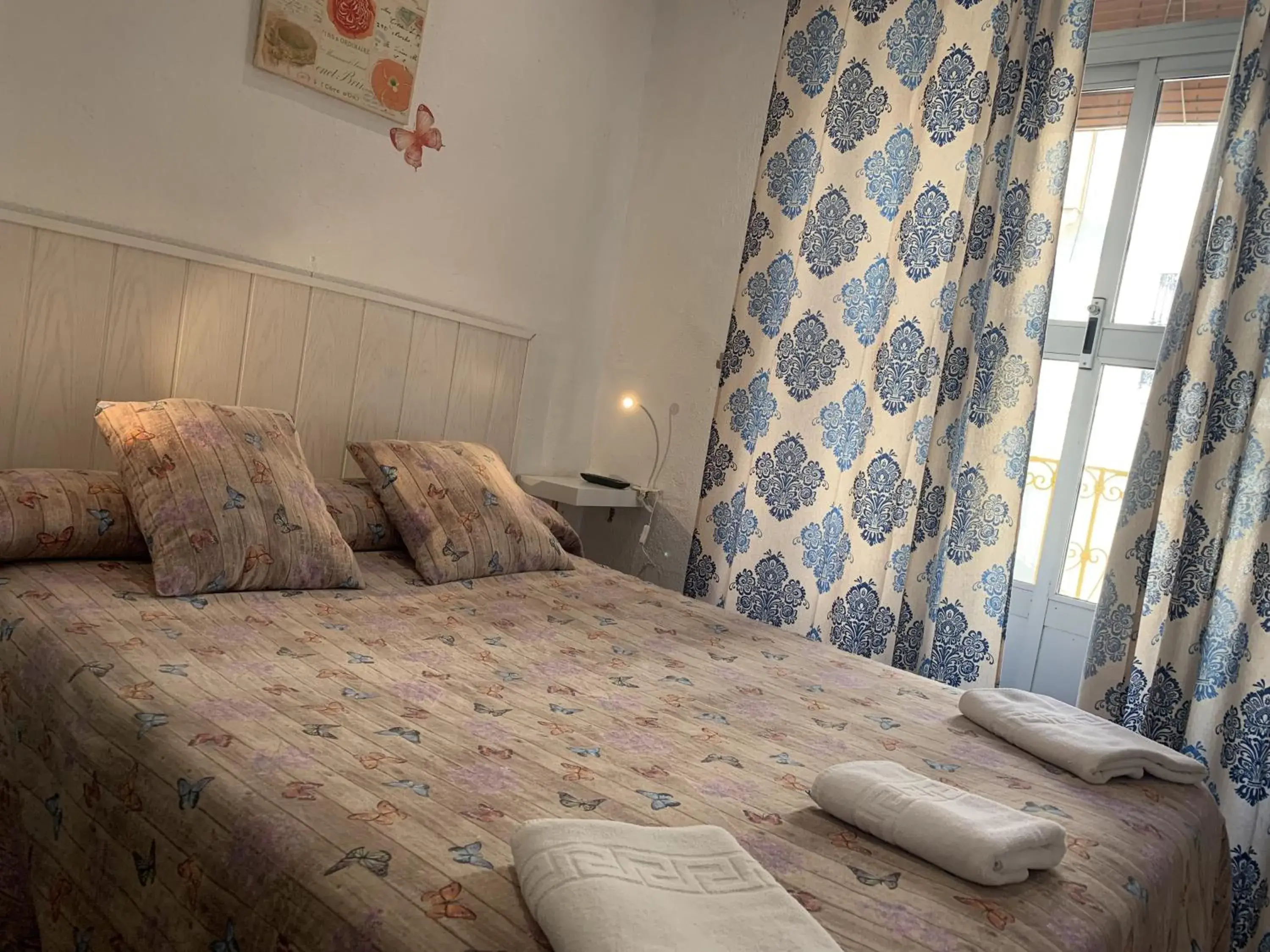Double Room with Private Bathroom in Giraldilla Double Room with Private Bathroom in Giraldilla