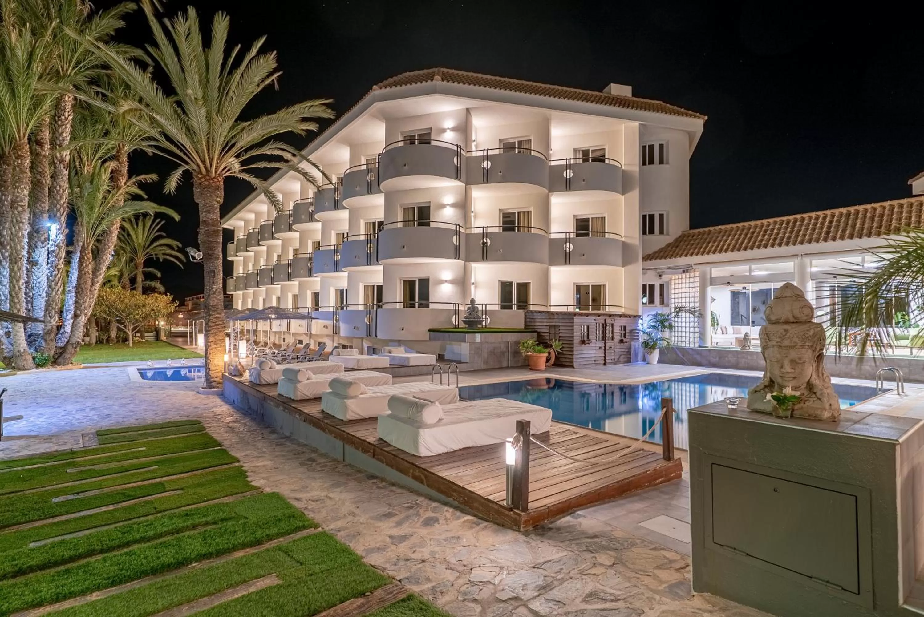 Swimming pool in Ramada Resort by Wyndham Puerto de Mazarron