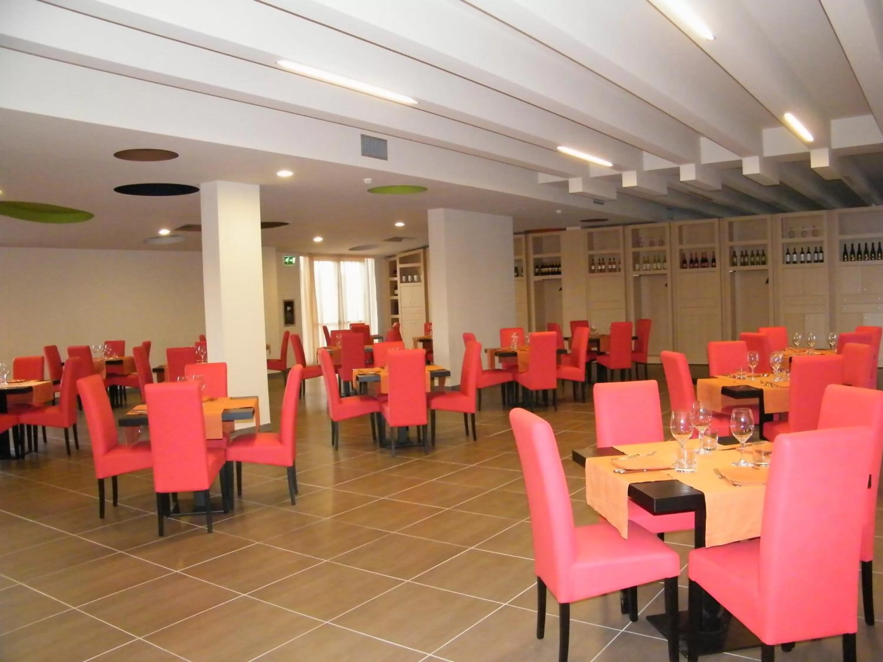 Restaurant/places to eat in Althea Palace Hotel
