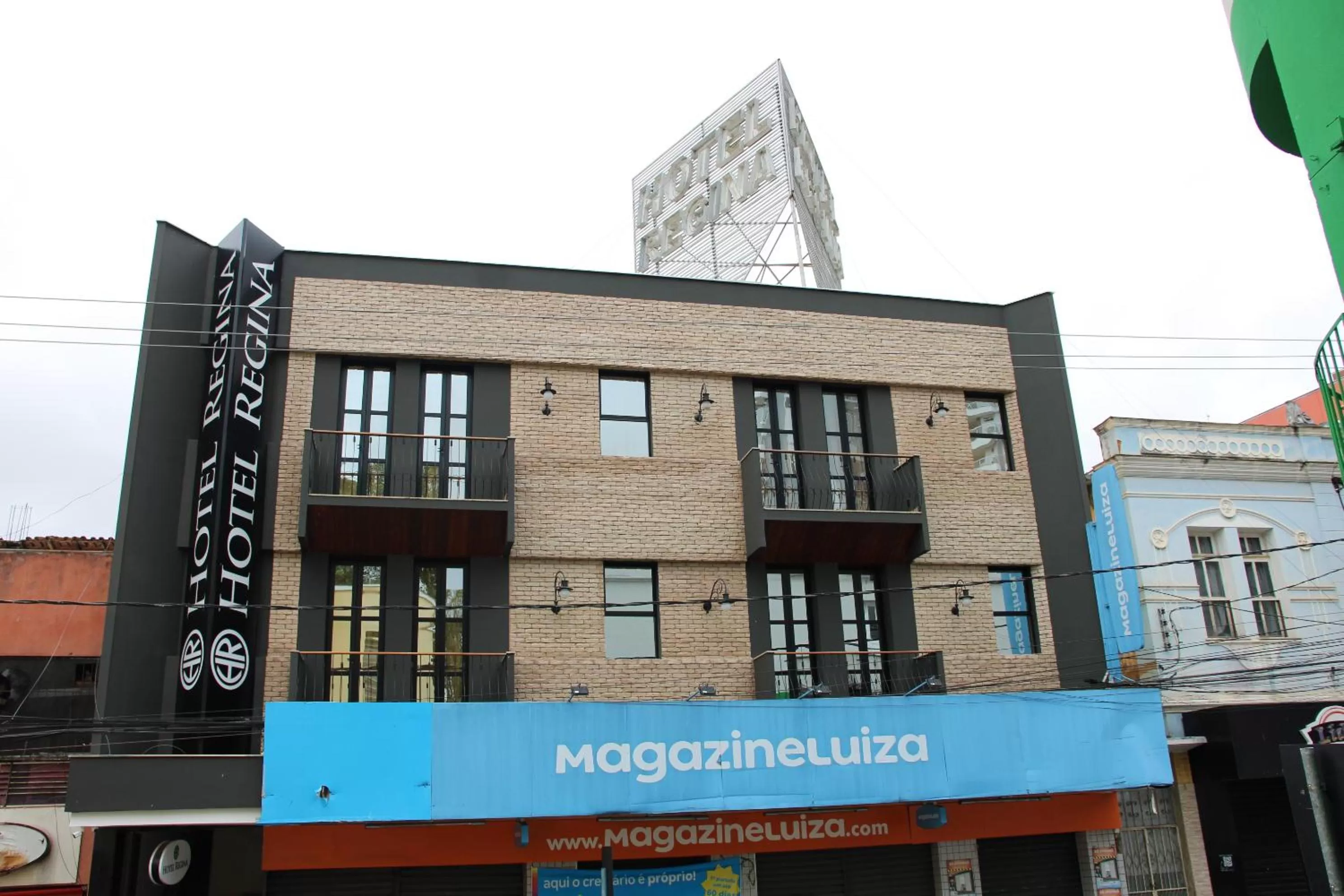 Facade/entrance, Property Building in Hotel Regina Muriaé