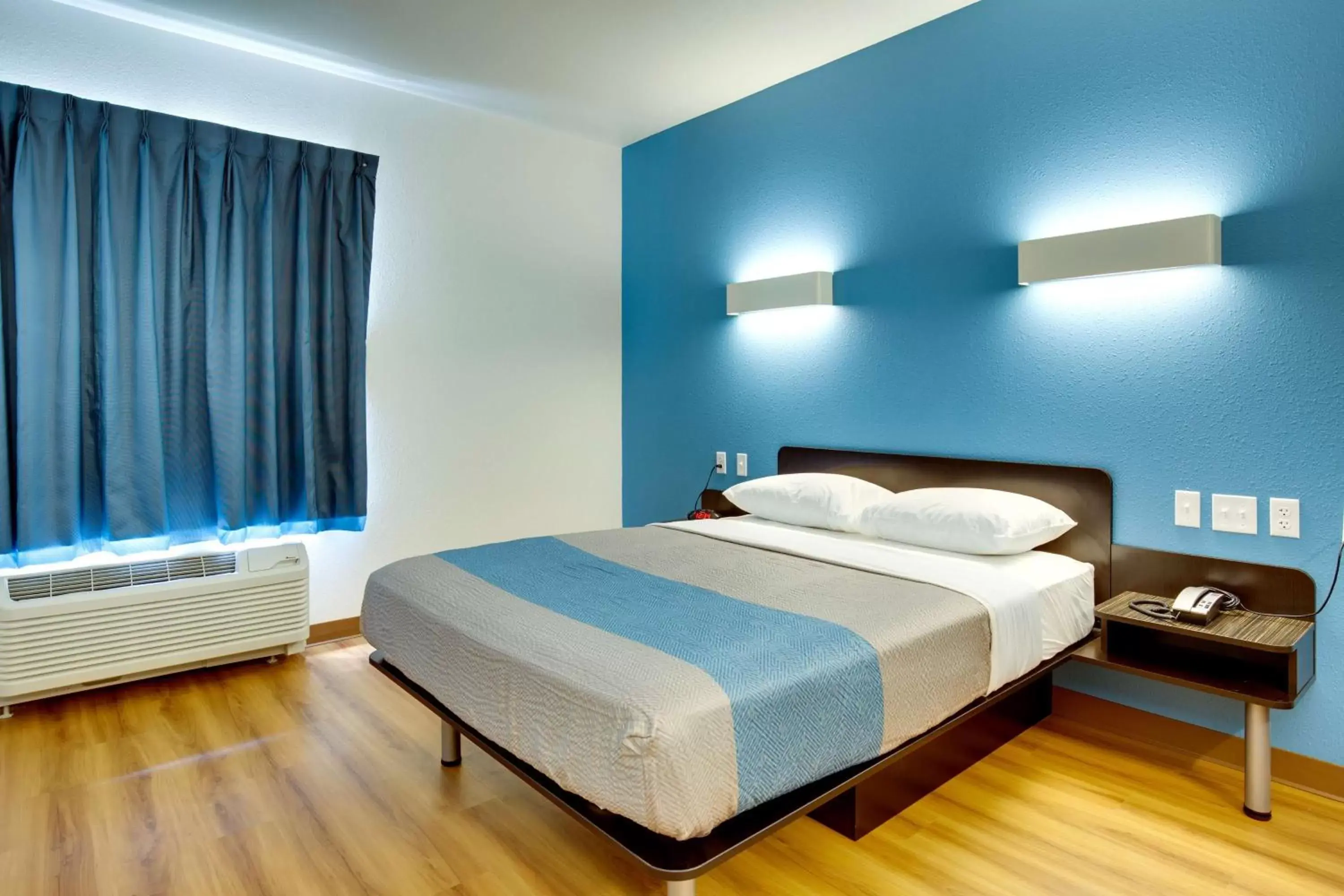 Studio - Non-Smoking in Motel 6 Poplar Bluff, MO Studio - Non-Smoking in Motel 6 Poplar Bluff, MO