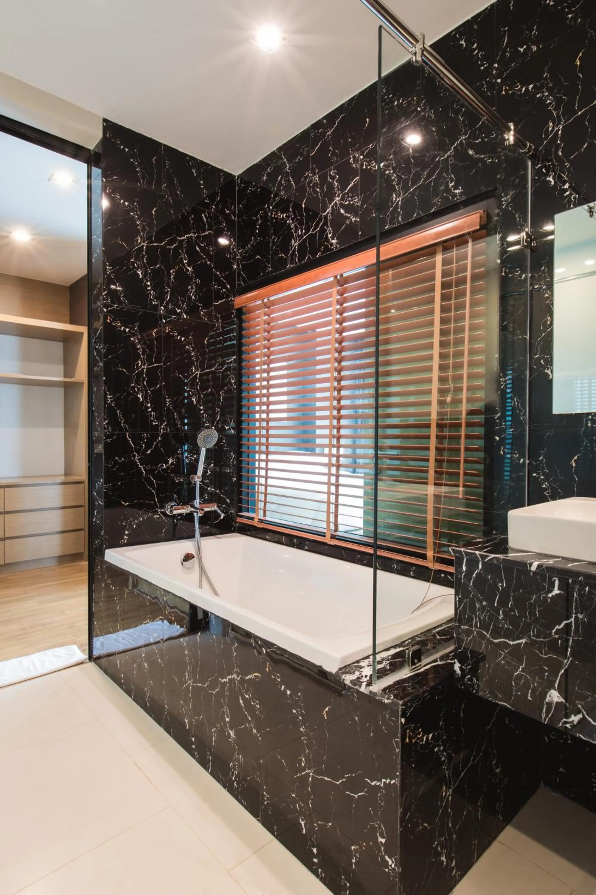 Bathroom in Sanae' Hotel Nimman