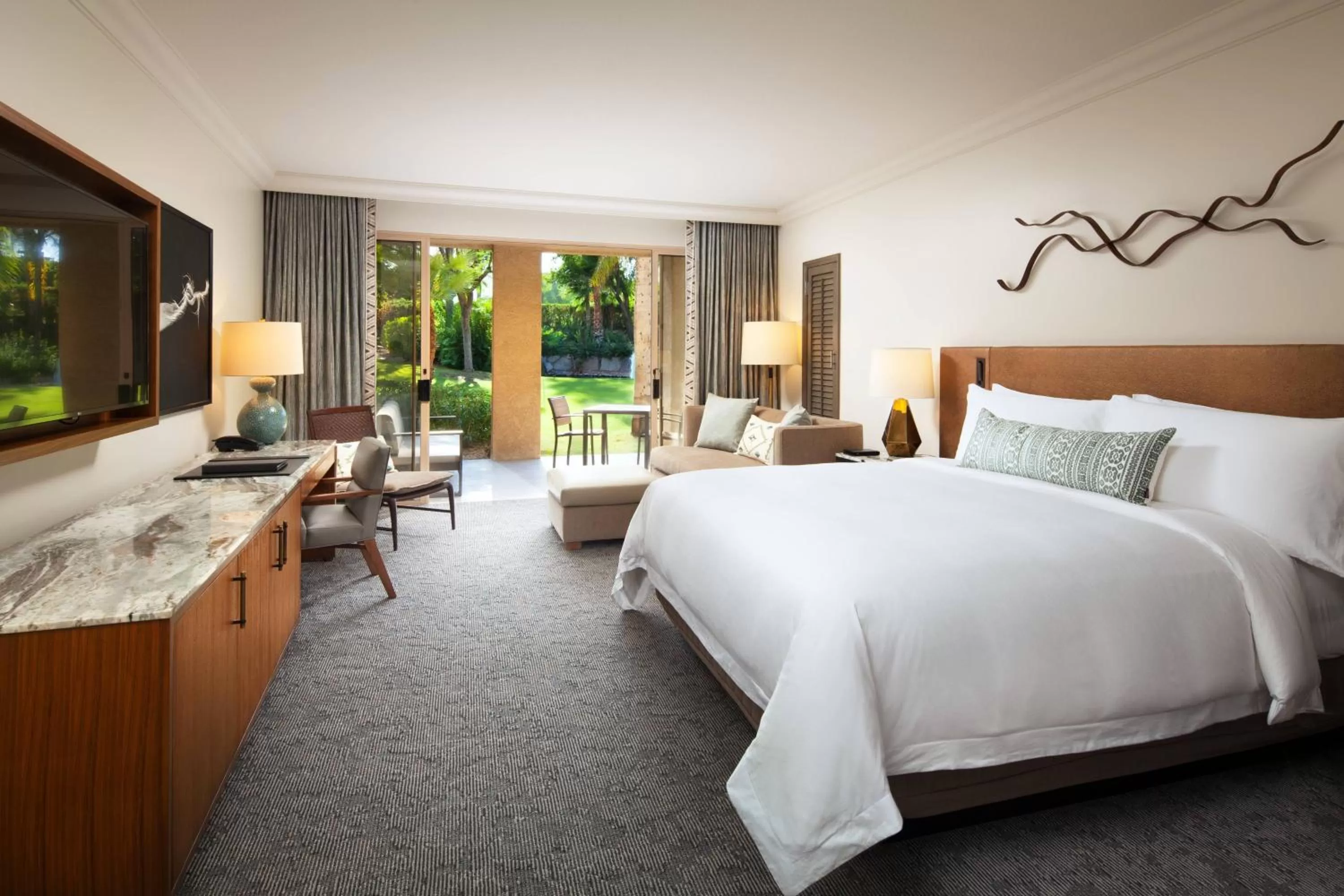 Photo of the whole room, Bed in The Phoenician, a Luxury Collection Resort, Scottsdale