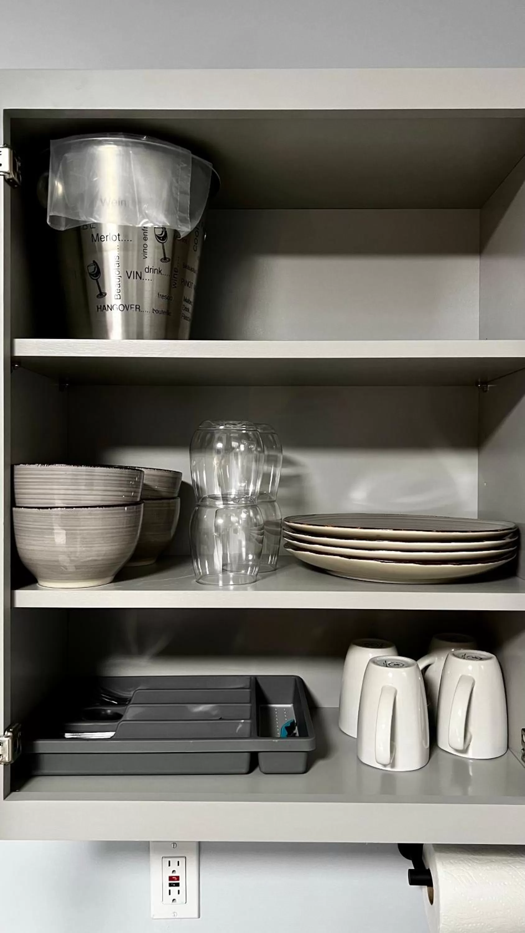 Kitchen or kitchenette in Oceano Suites Daytona Beach