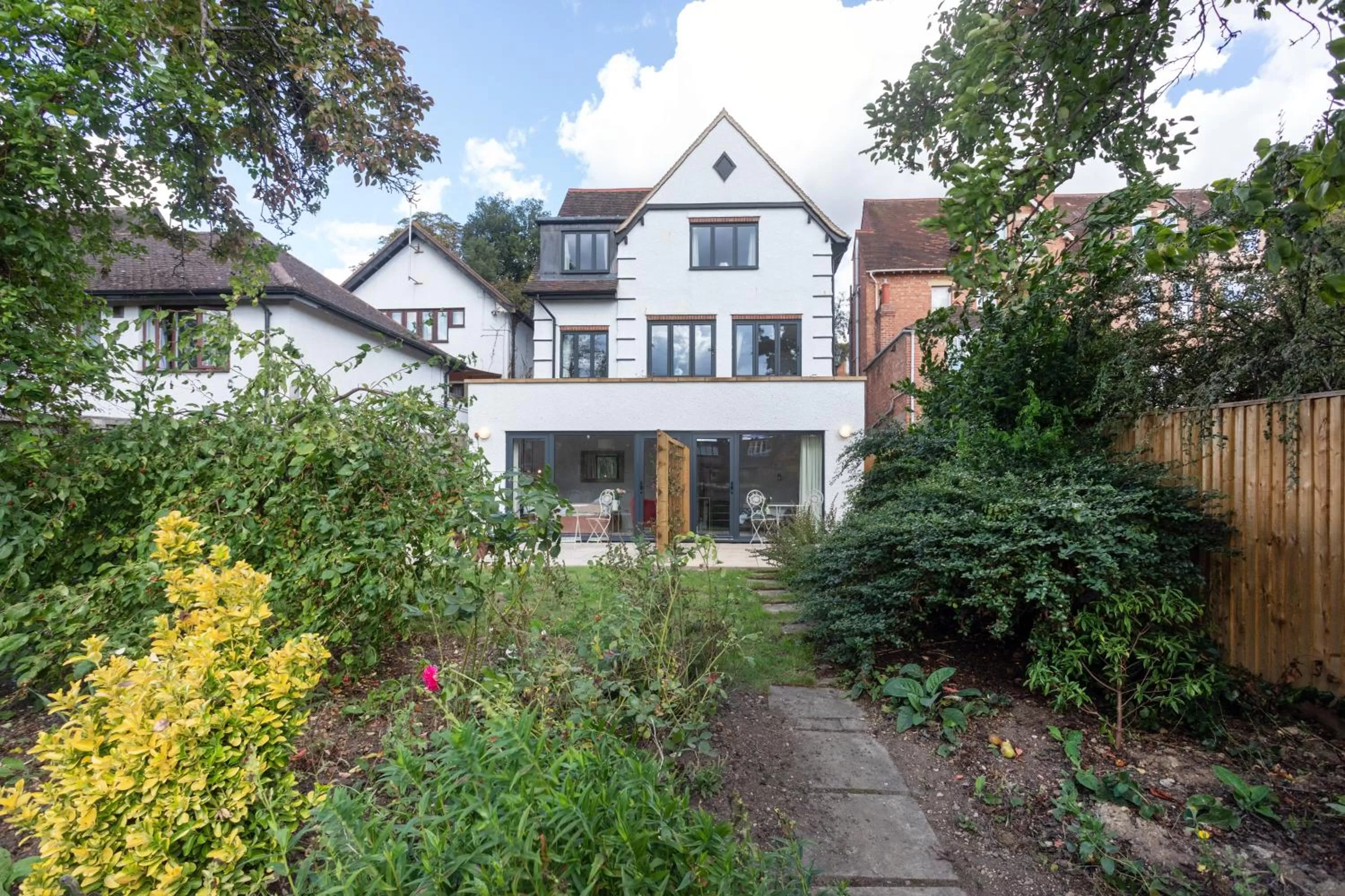 Property building in No.192 Oxford