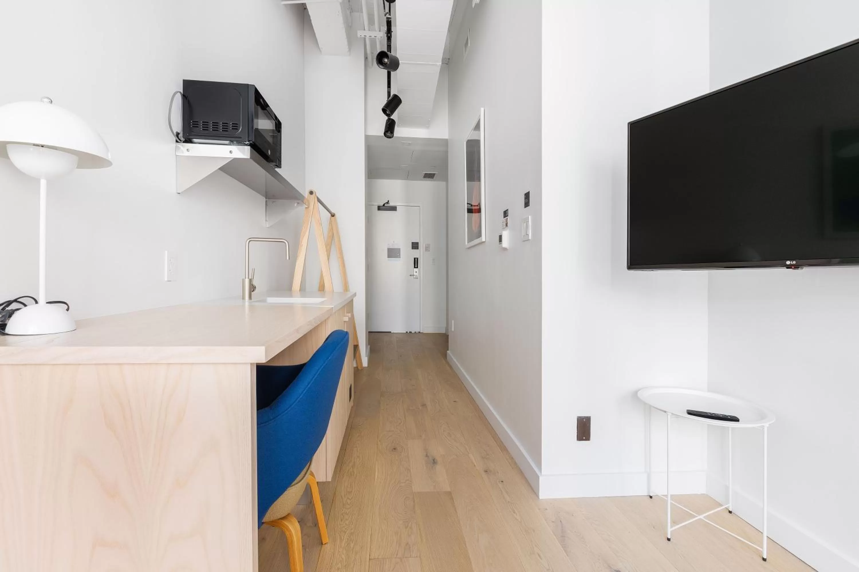 TV and multimedia in Placemakr Wall Street