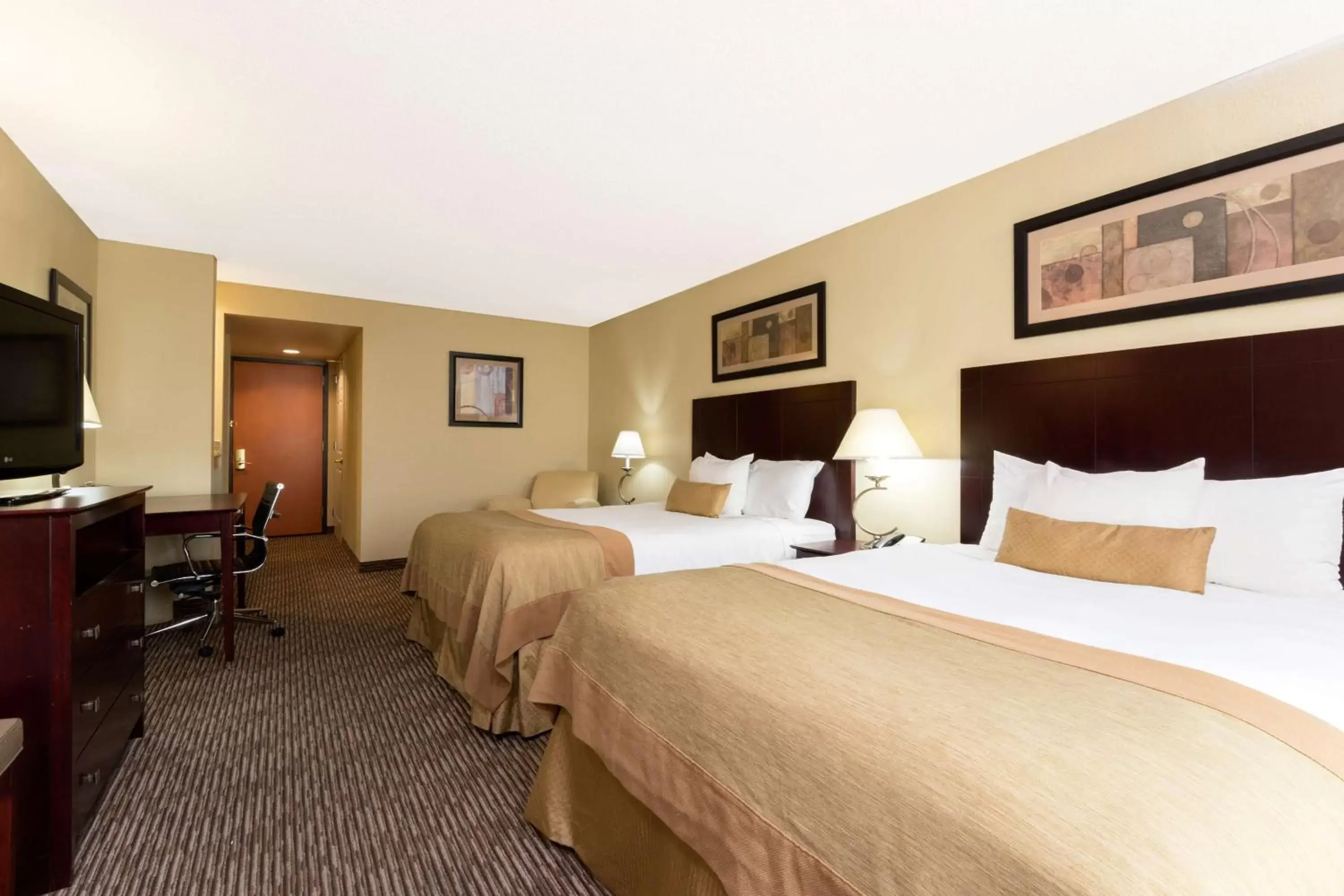 Deluxe Queen Room with Two Queen Beds - Disability Access - Non-Smoking in Wingate by Wyndham Dayton - Fairborn Deluxe Queen Room with Two Queen Beds - Disability Access - Non-Smoking in Wingate by Wyndham Dayton - Fairborn