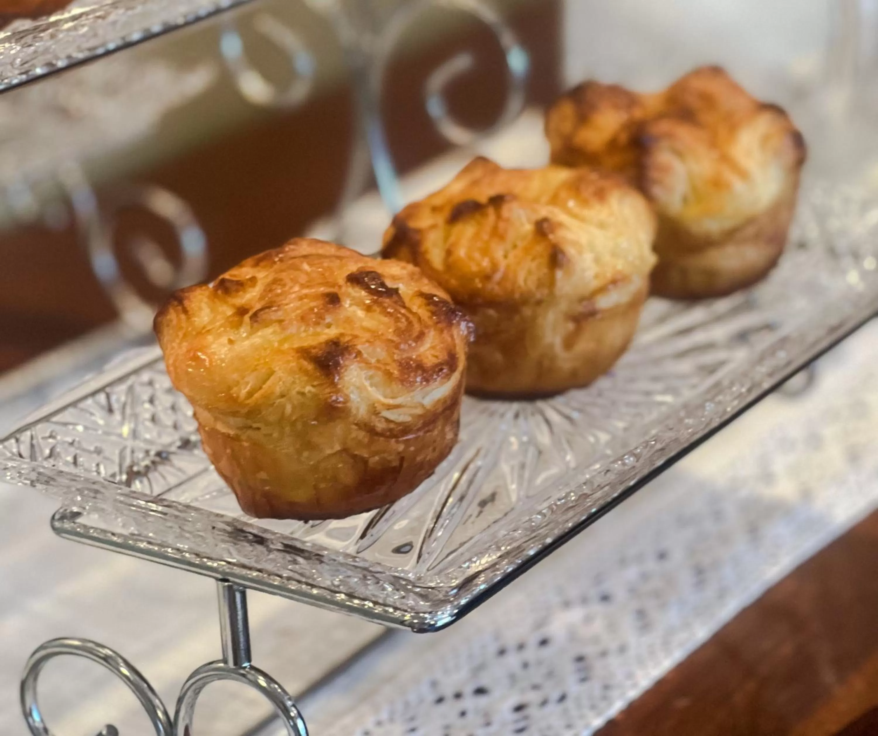 Breakfast in Almondy Inn Bed & Breakfast