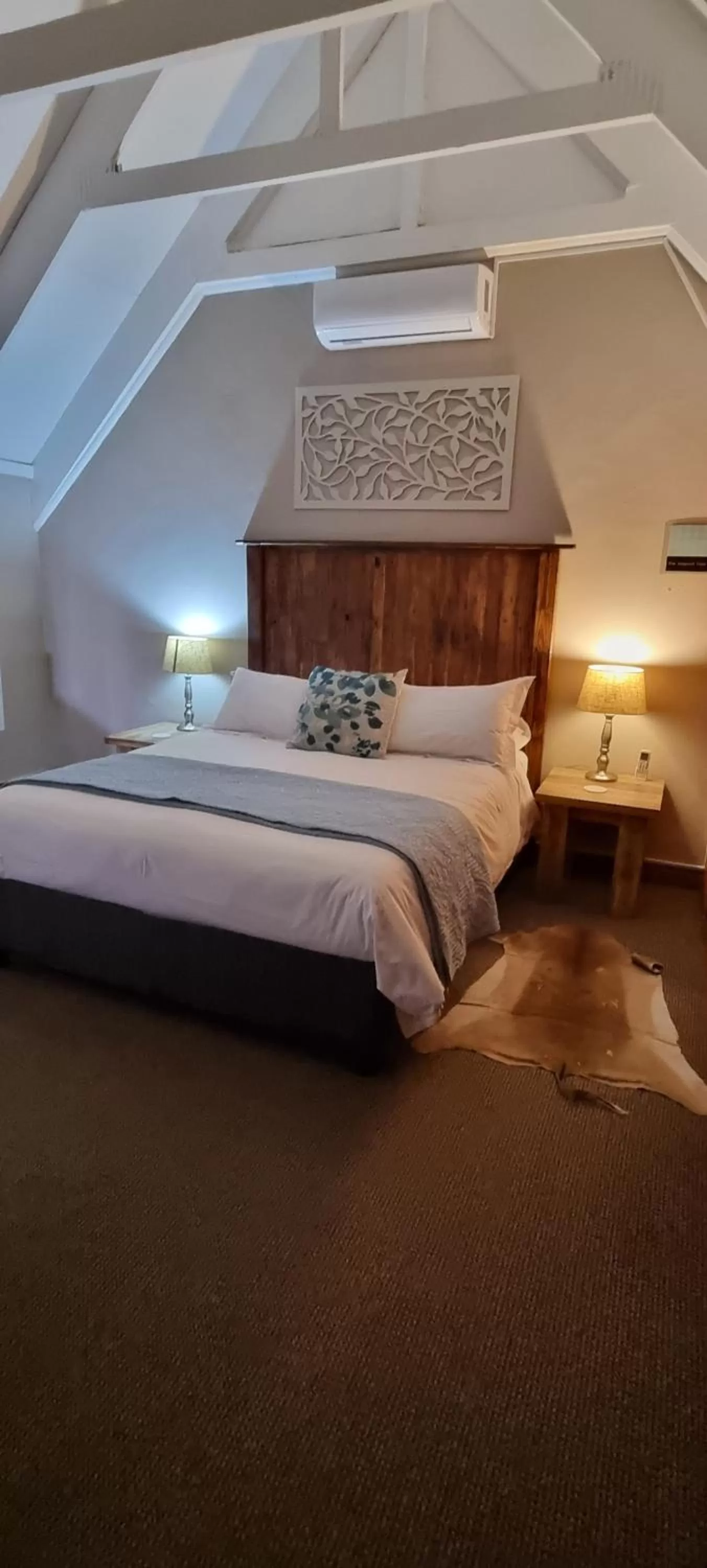 Bedroom, Bed in The Leopard Tree