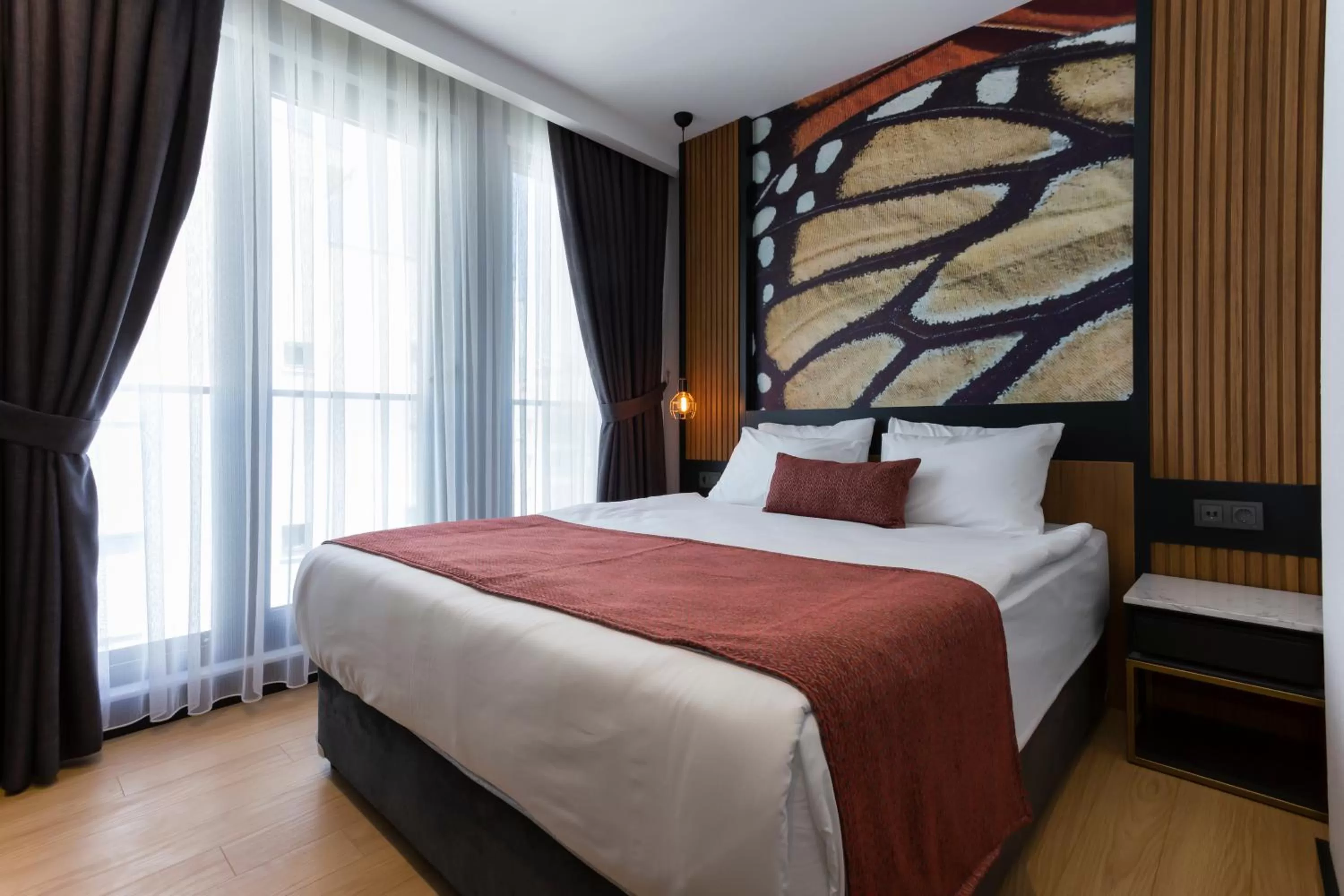 Photo of the whole room, Bed in Nox Suite Rezidans