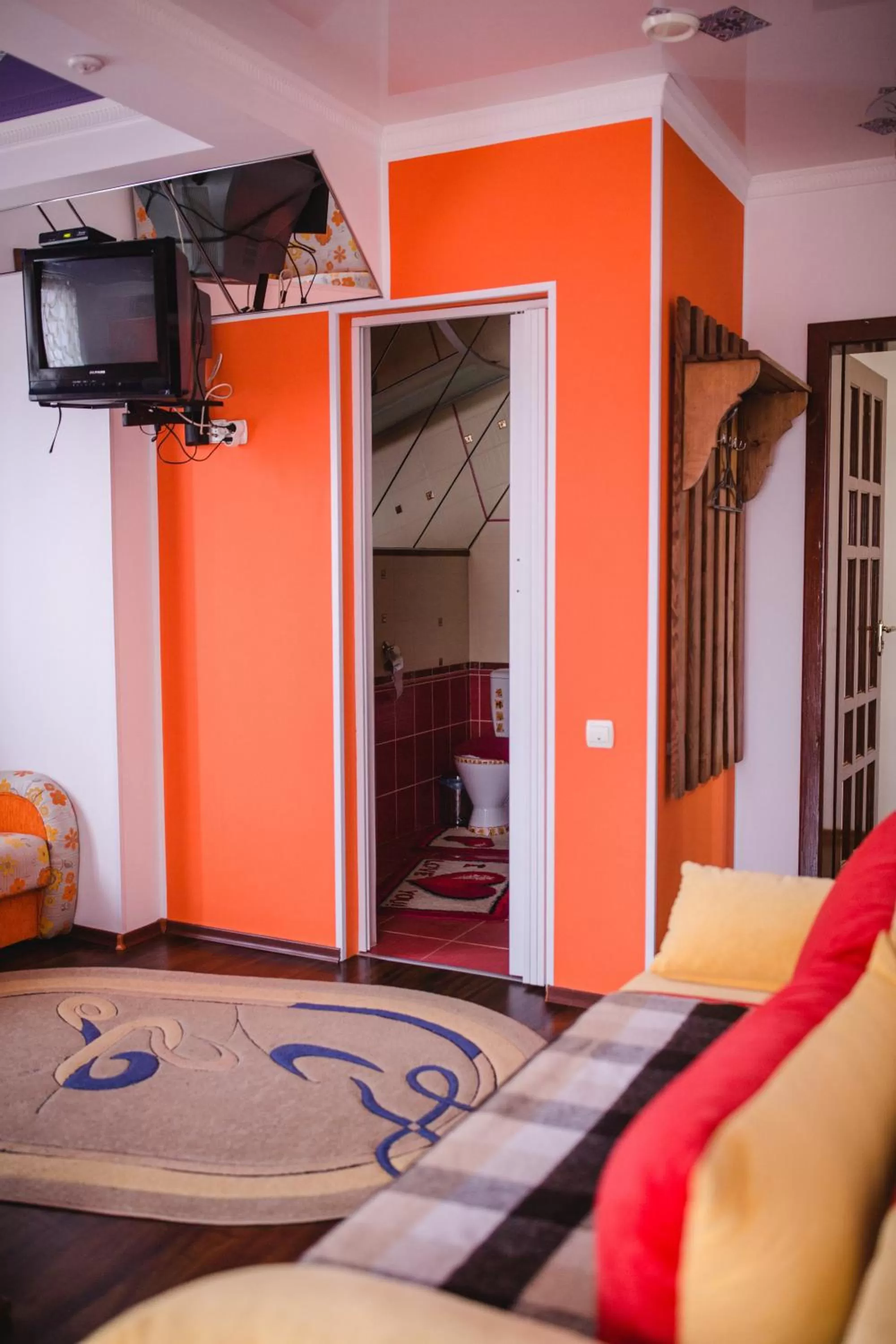 Living room in Kolyba Opryshkiv