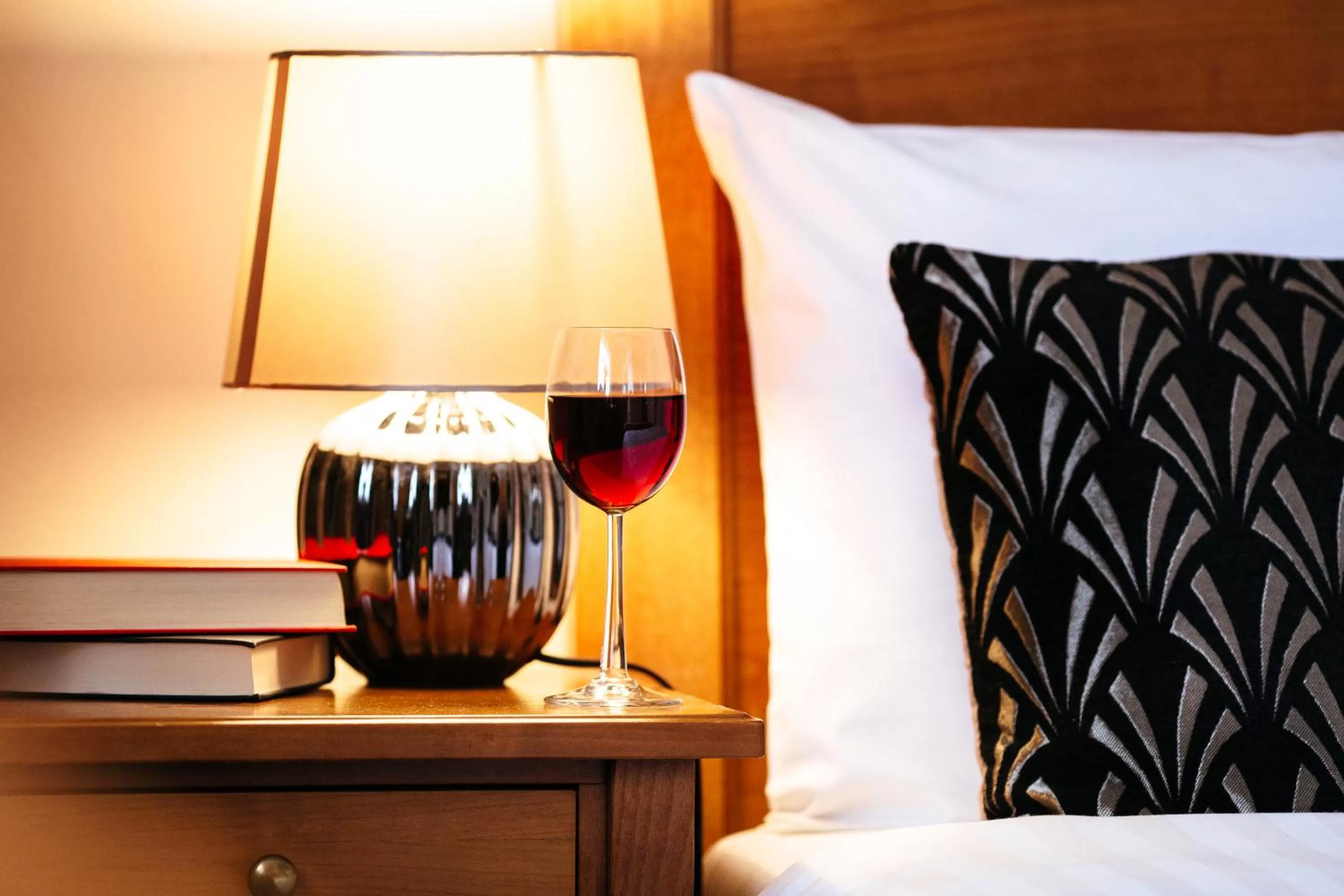 Bed in Pymgate Lodge Hotel Manchester Airport