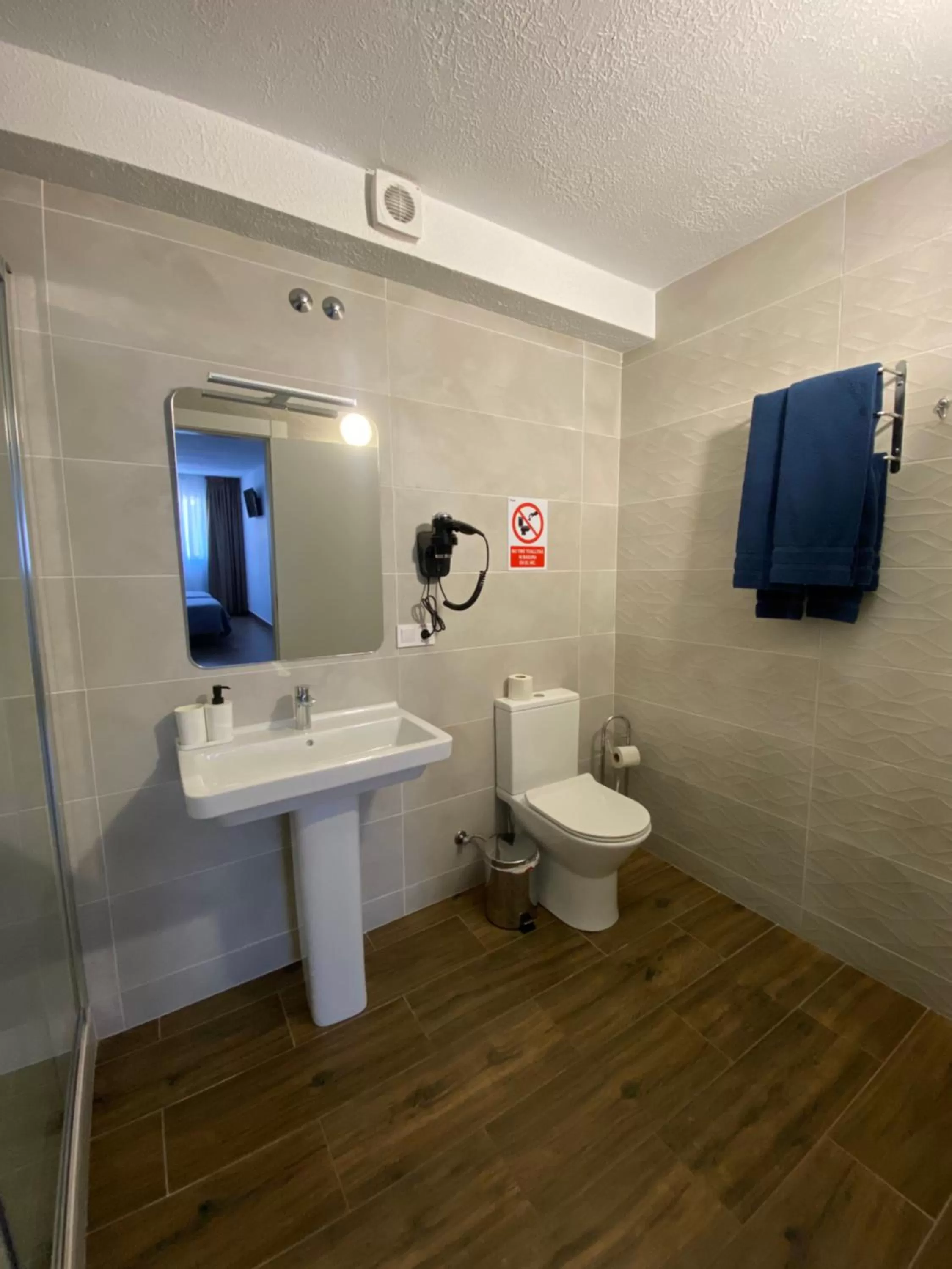 Shower in El Patio Hostal