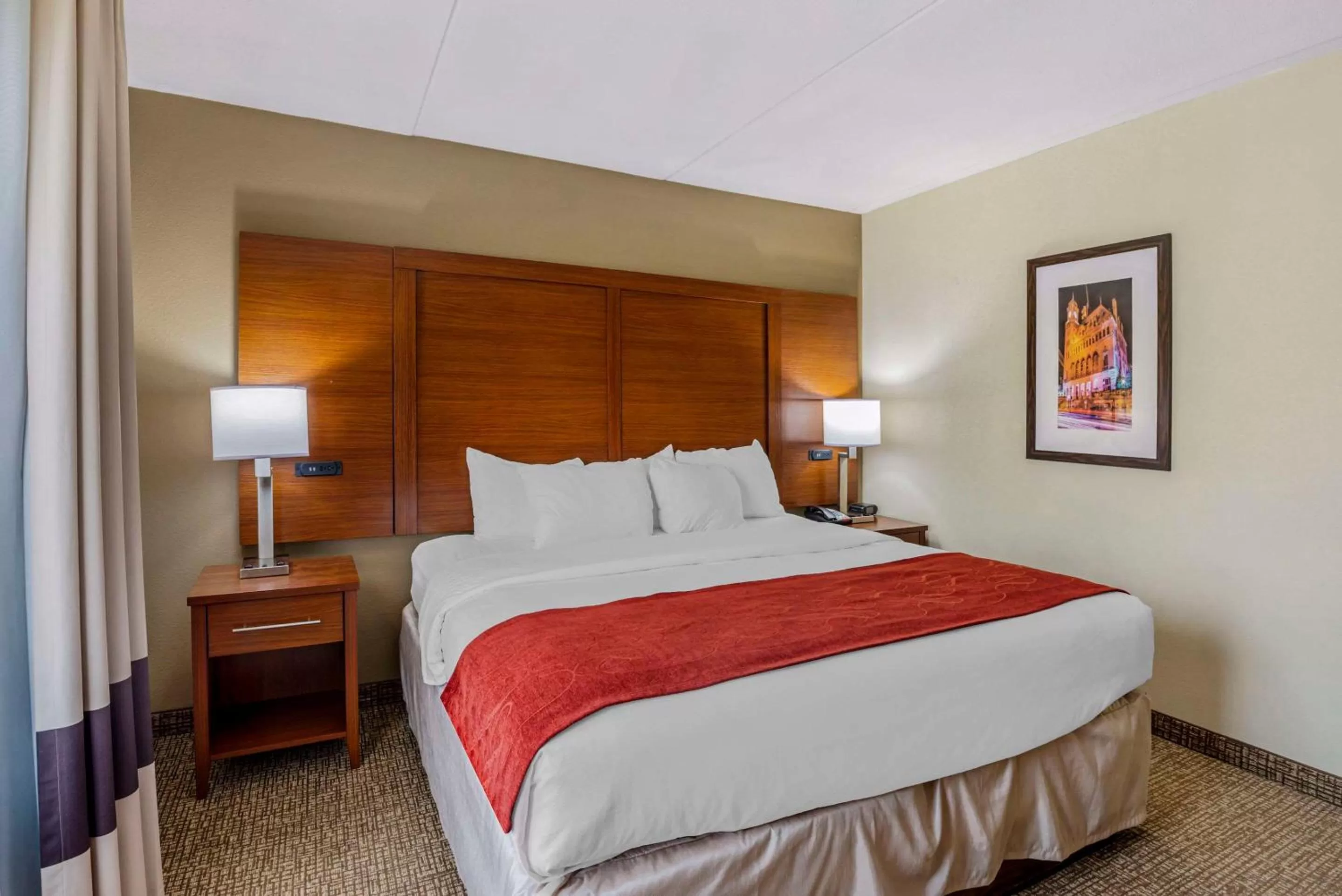 Bedroom, Bed in Comfort Suites At Virginia Center Commons