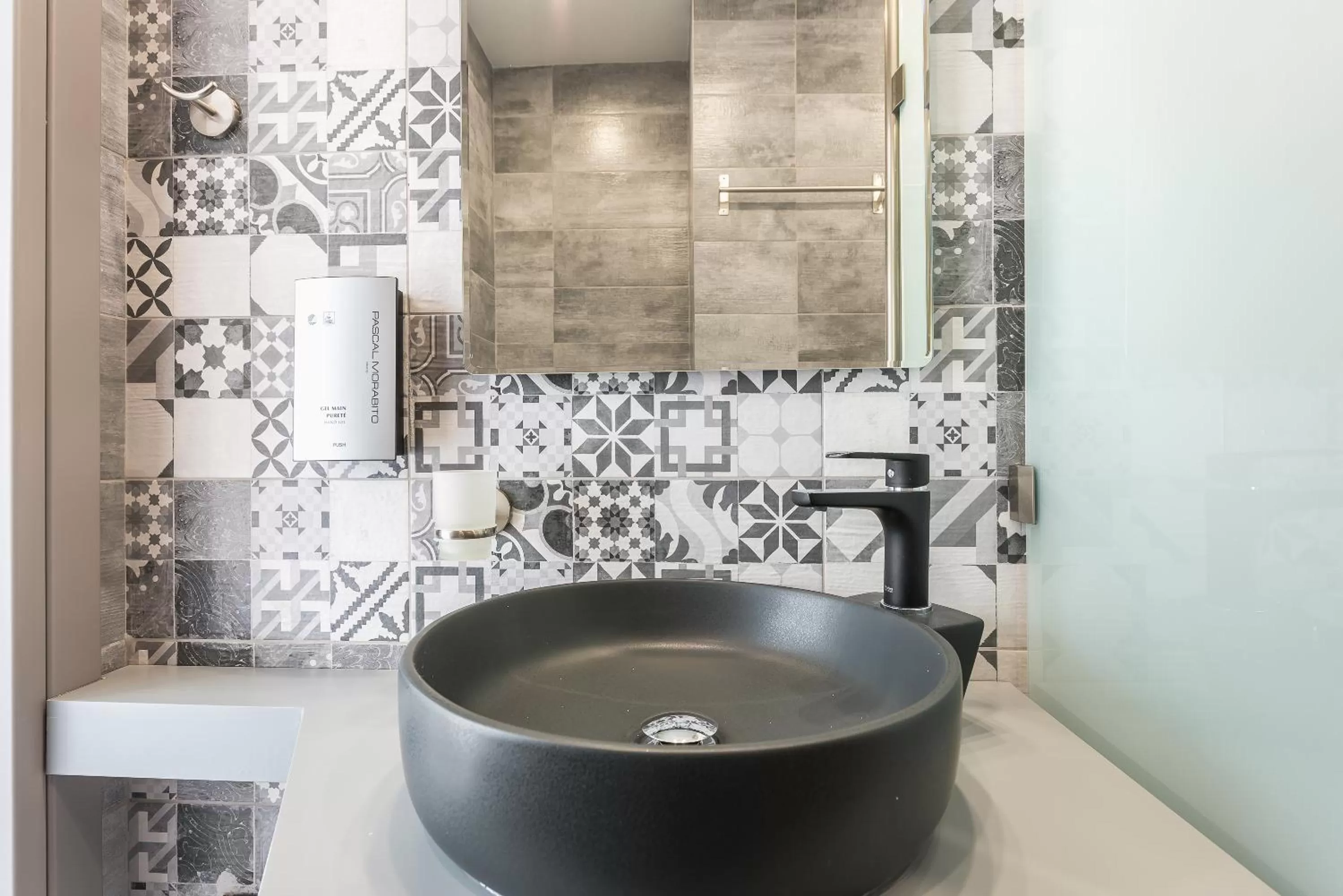 Bathroom in Athens Lights