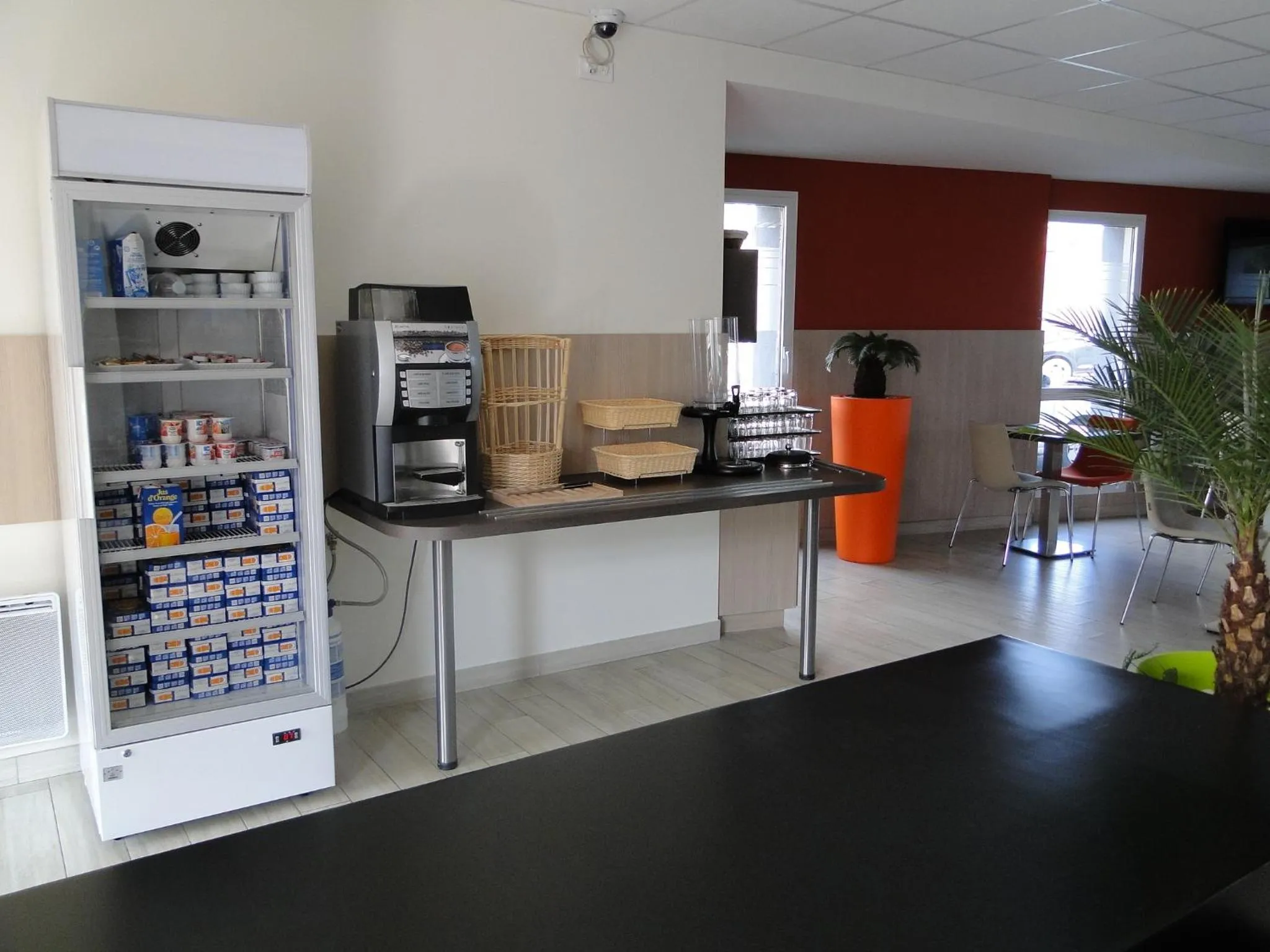 Restaurant/places to eat in The Originals Access, Hôtel Cholet Gare