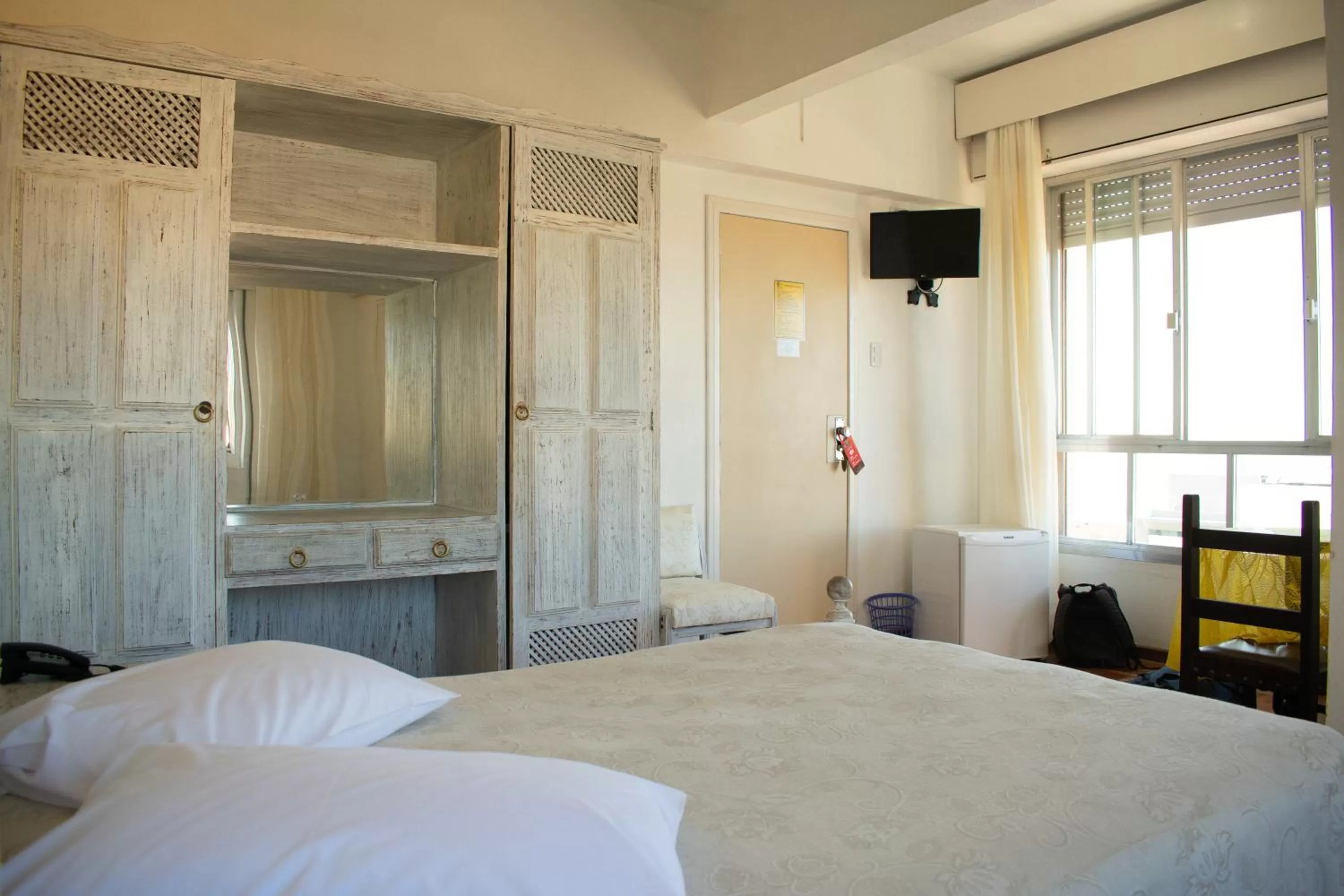 Bedroom, Bed in Farol Hotel