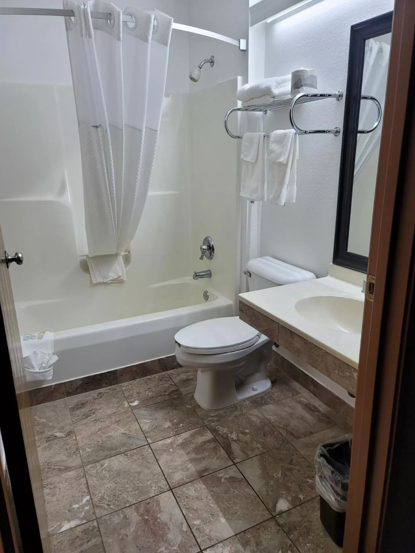 Super 8 by Wyndham Ionia MI