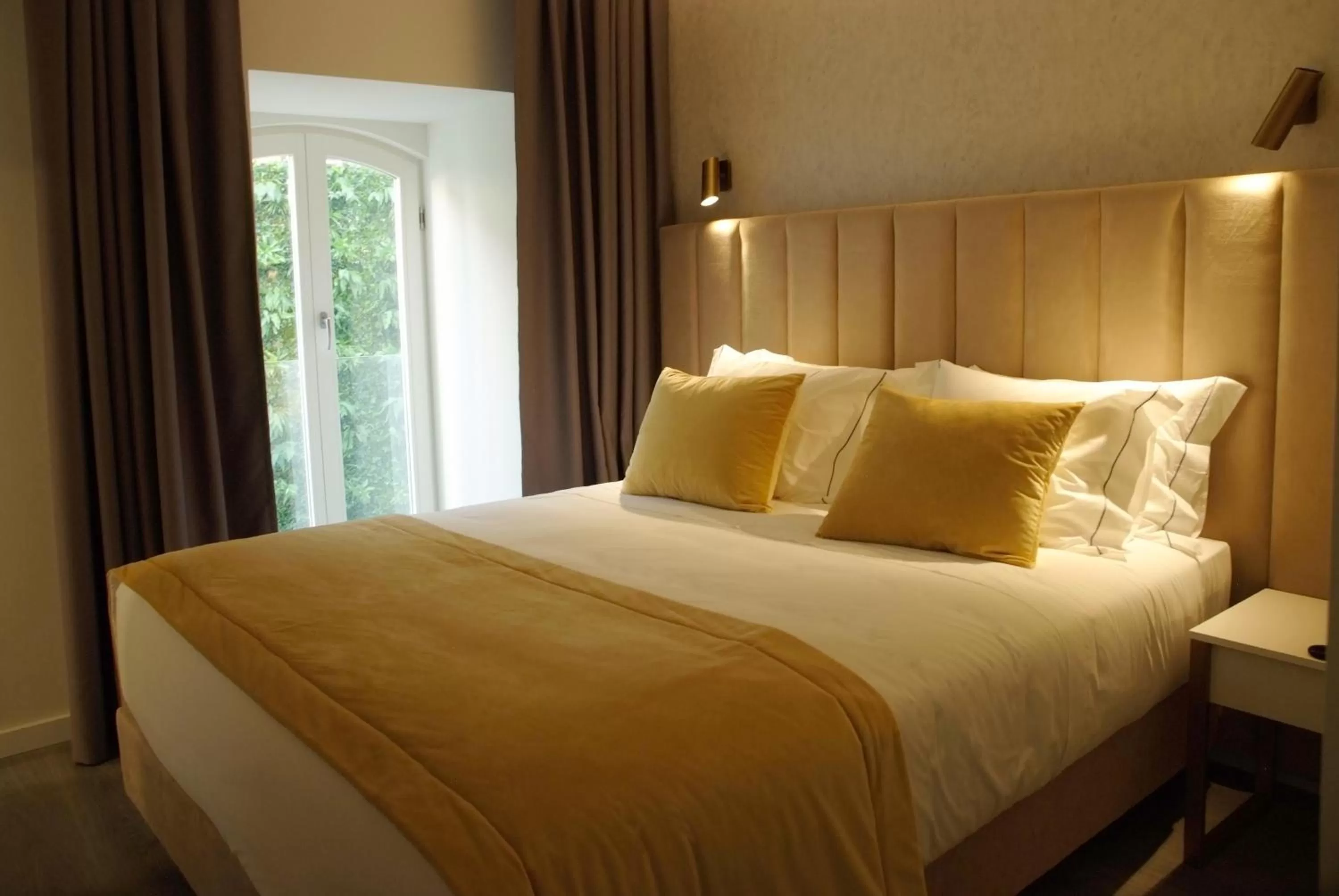 Bed in Hotel Mondego