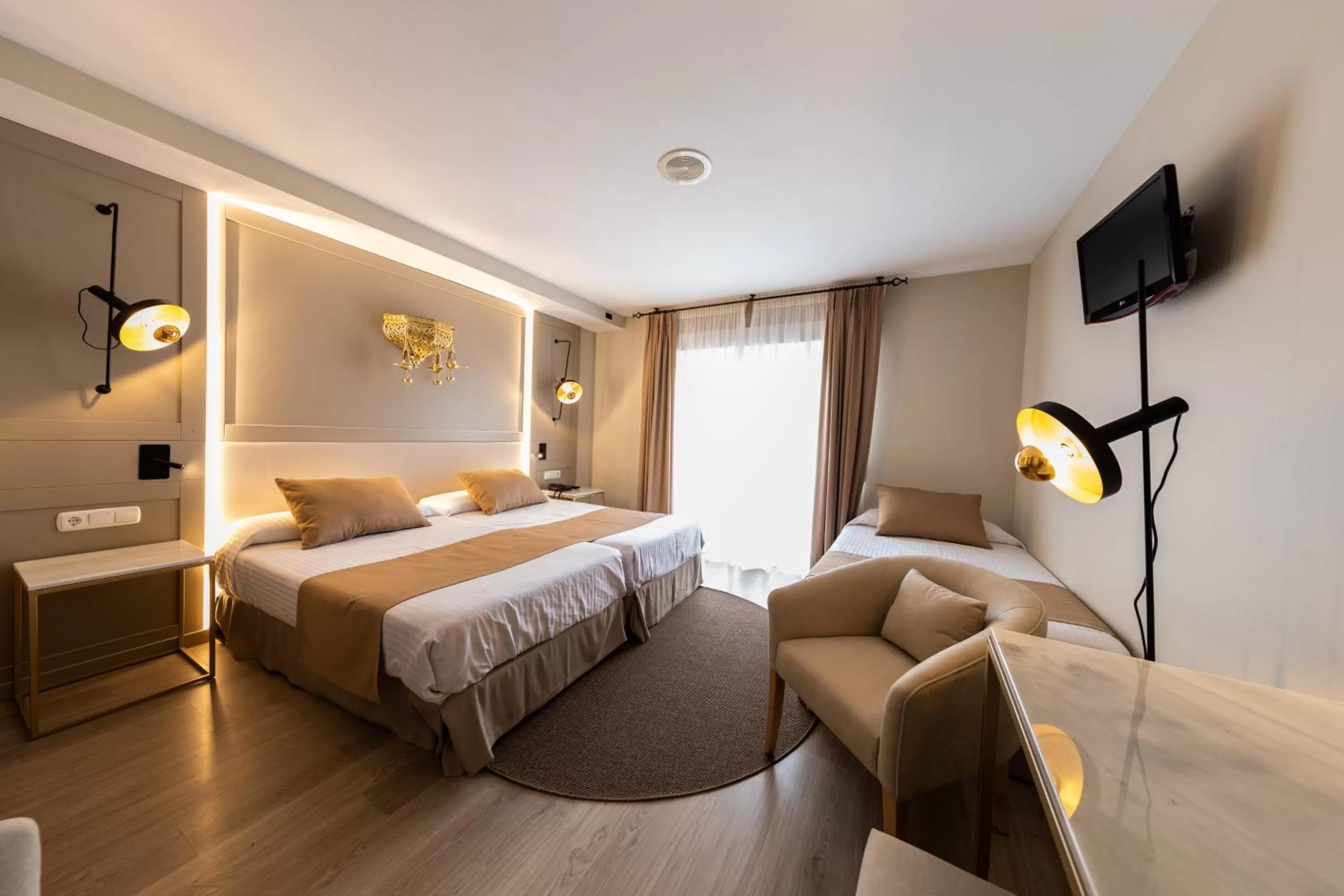 Photo of the whole room, Bed in Hotel Casablanca