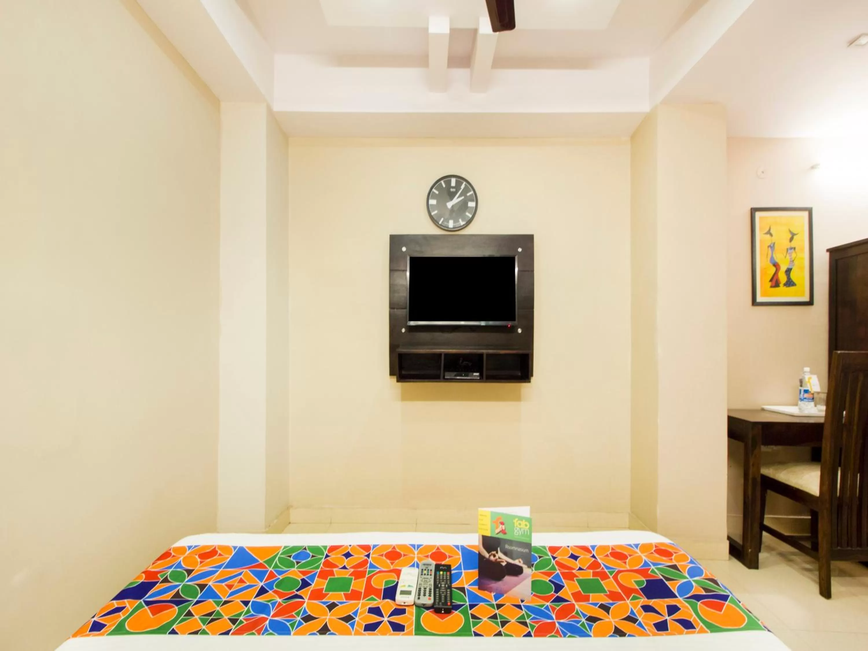 TV and multimedia in FabExpress Travelers Lodge