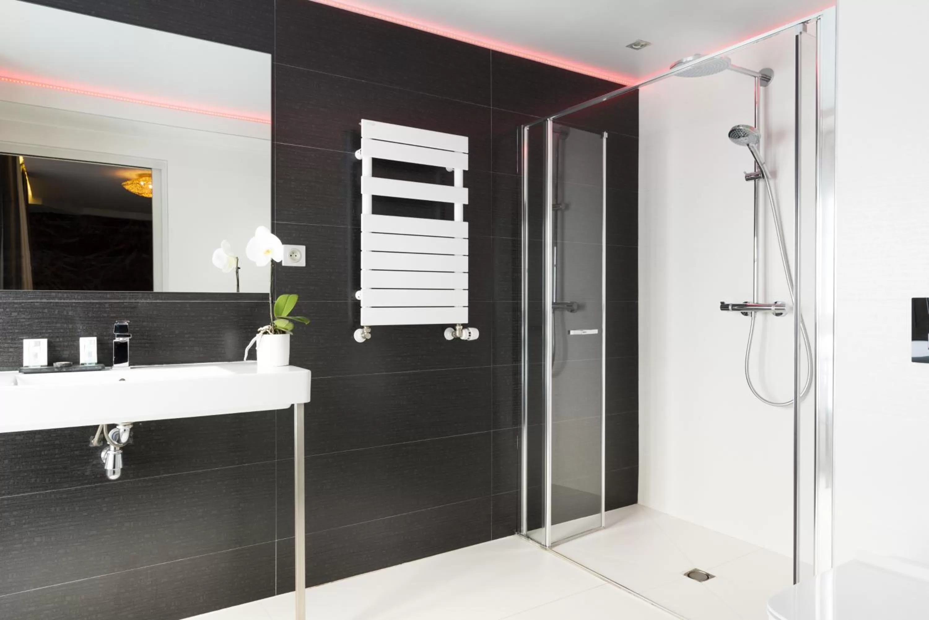 Bathroom in Le Bon Hôtel