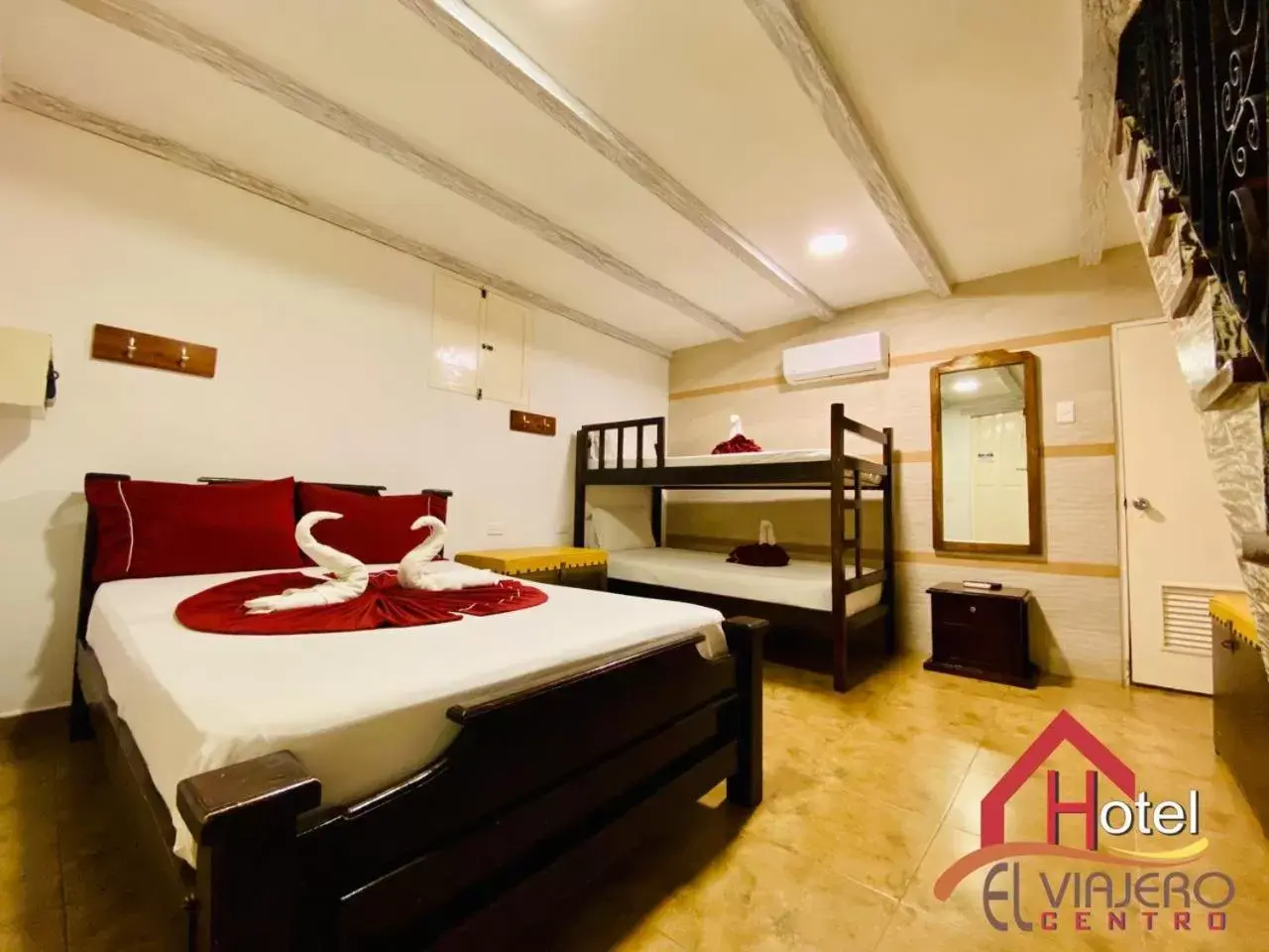 Family Room with Private Bathroom in Hotel El Viajero Centro Family Room with Private Bathroom in Hotel El Viajero Centro