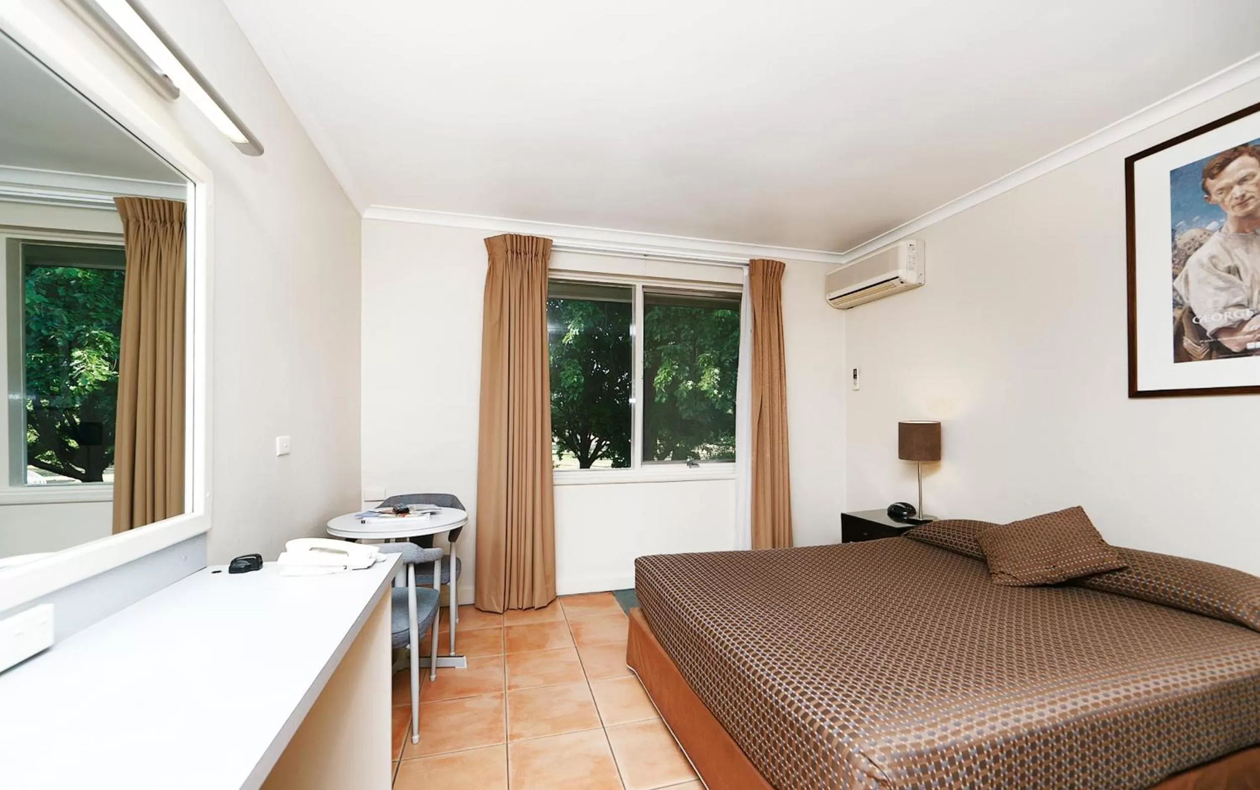 Photo of the whole room, Bed in Forrest Hotel & Apartments