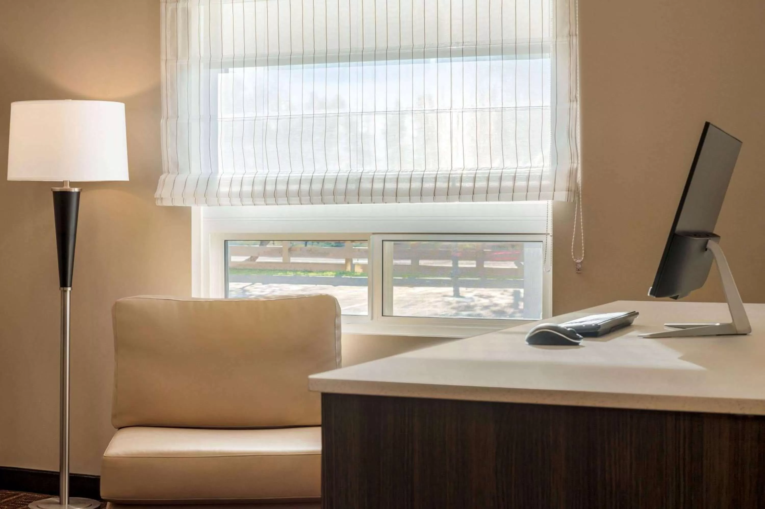 Lobby or reception in Super 8 by Wyndham Thompson